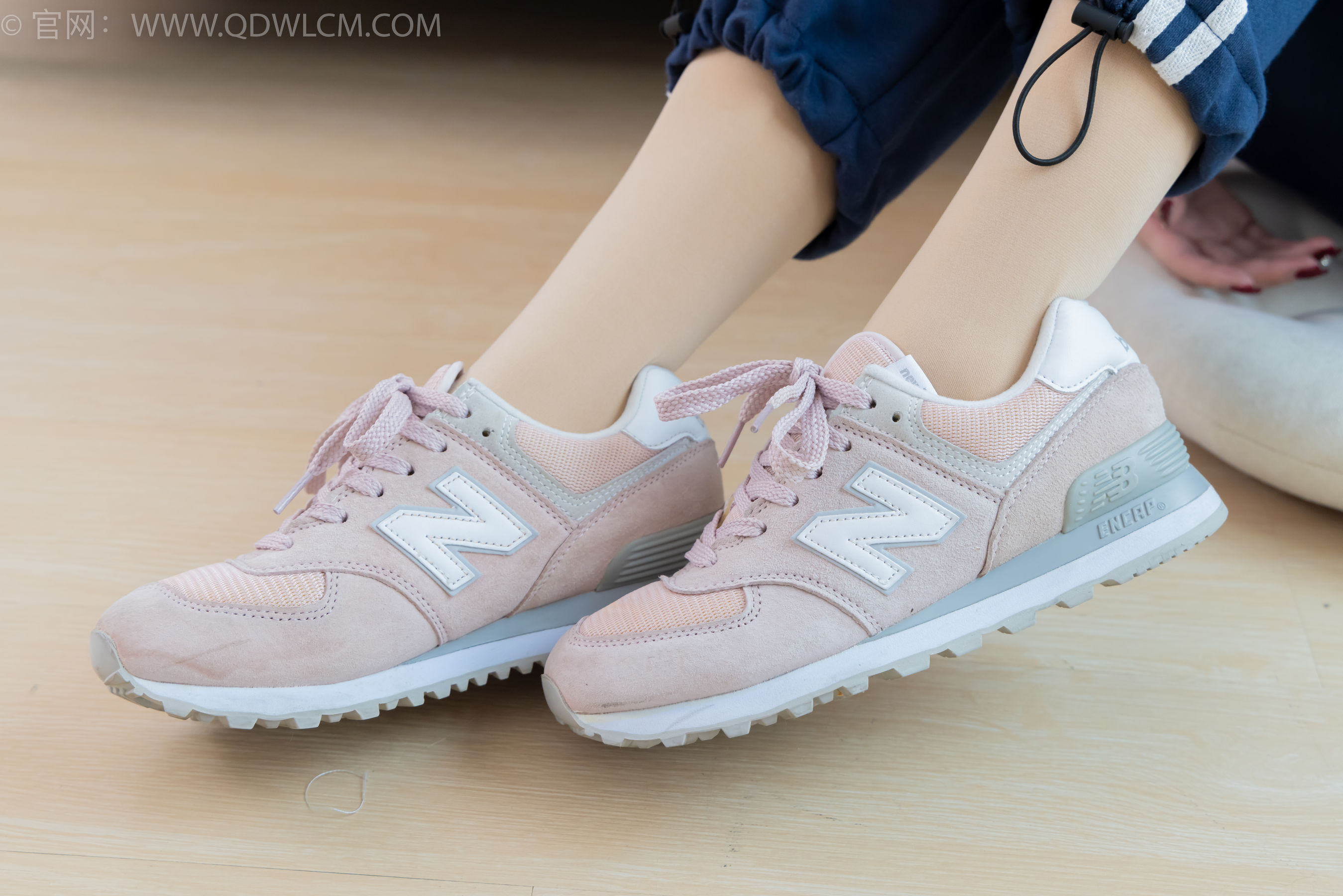 物恋传媒 No.2314 恬恬 - 运动鞋、厚肉丝、校服裤里丝/(160P)