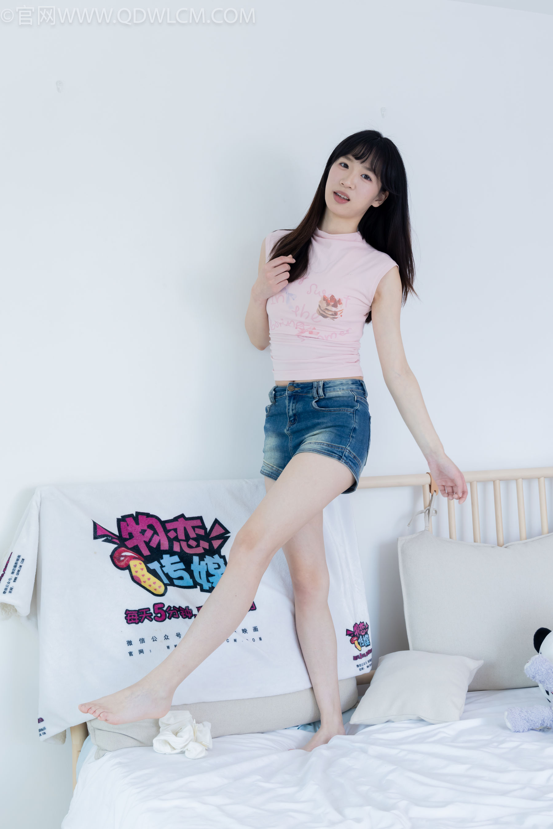 物恋传媒 No.2319 小左 - 帆布鞋、白棉袜、裸足/(155P)