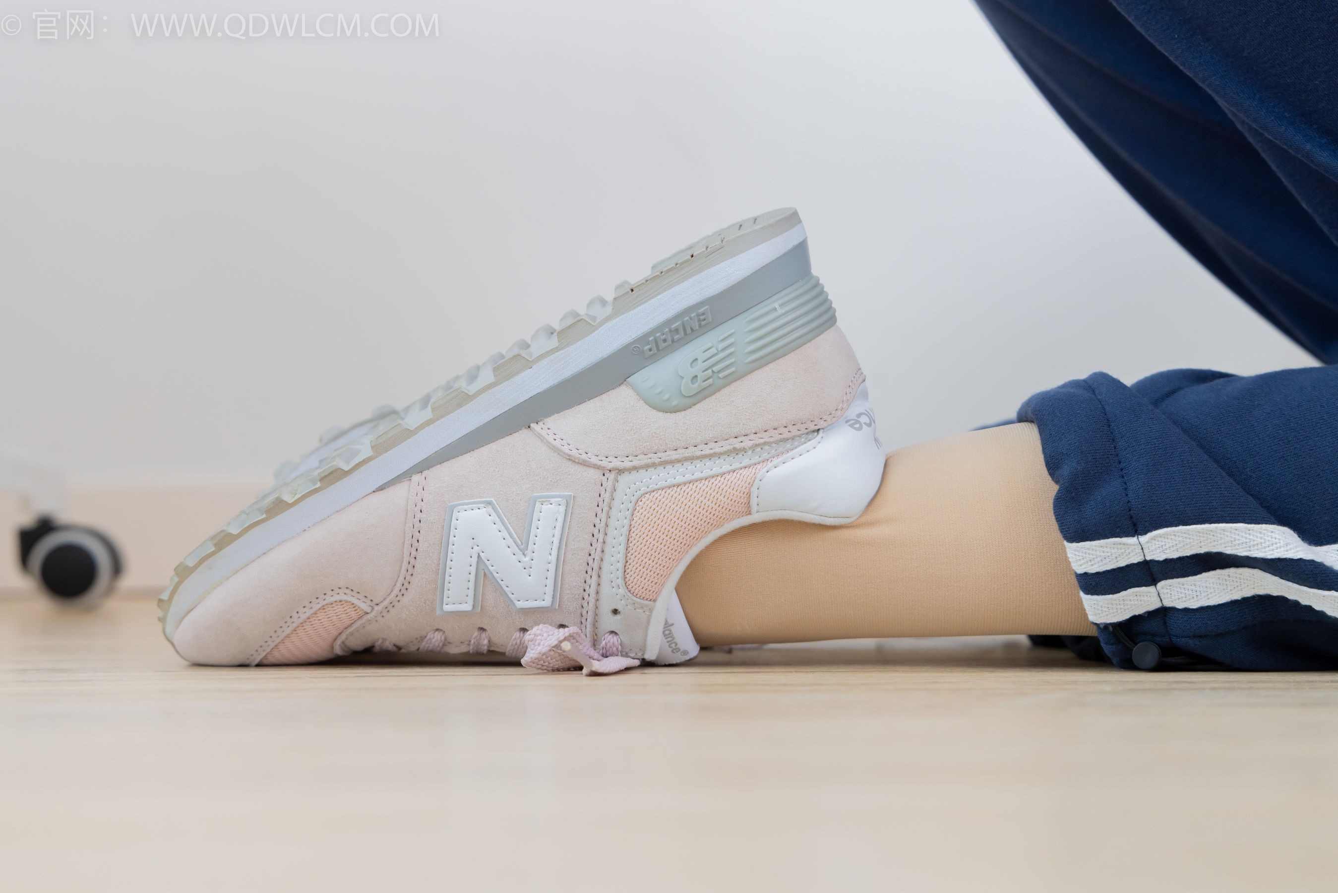 物恋传媒 No.2314 恬恬 - 运动鞋、厚肉丝、校服裤里丝/(160P)