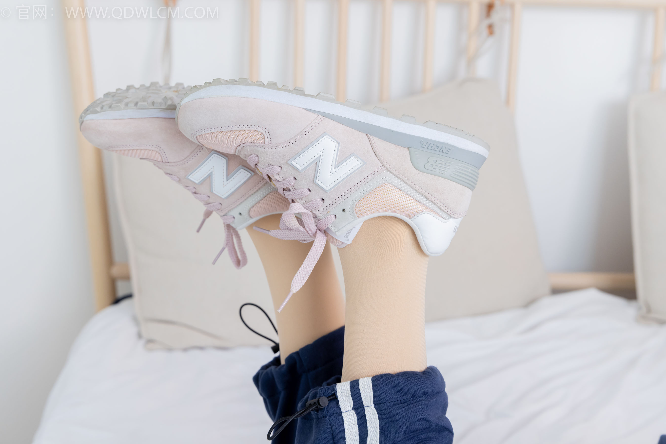 物恋传媒 No.2314 恬恬 - 运动鞋、厚肉丝、校服裤里丝/(160P)