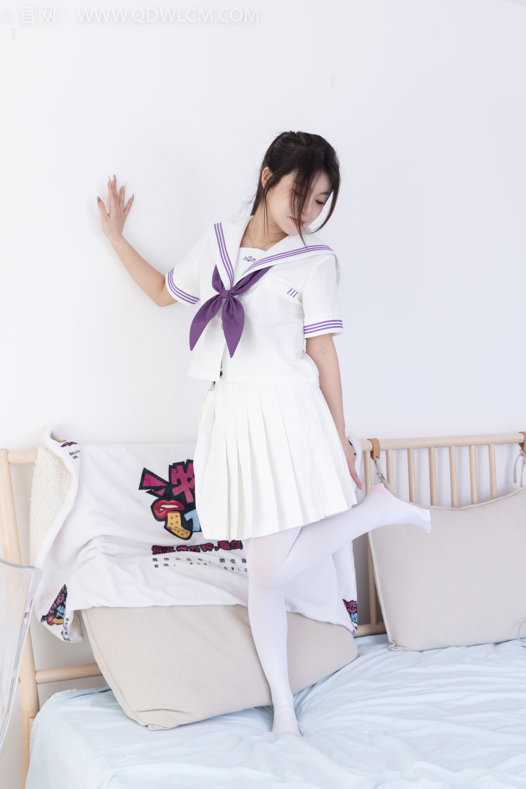 物恋传媒 No.2317 闪闪 - 板鞋、厚白丝、jk制服/(160P)