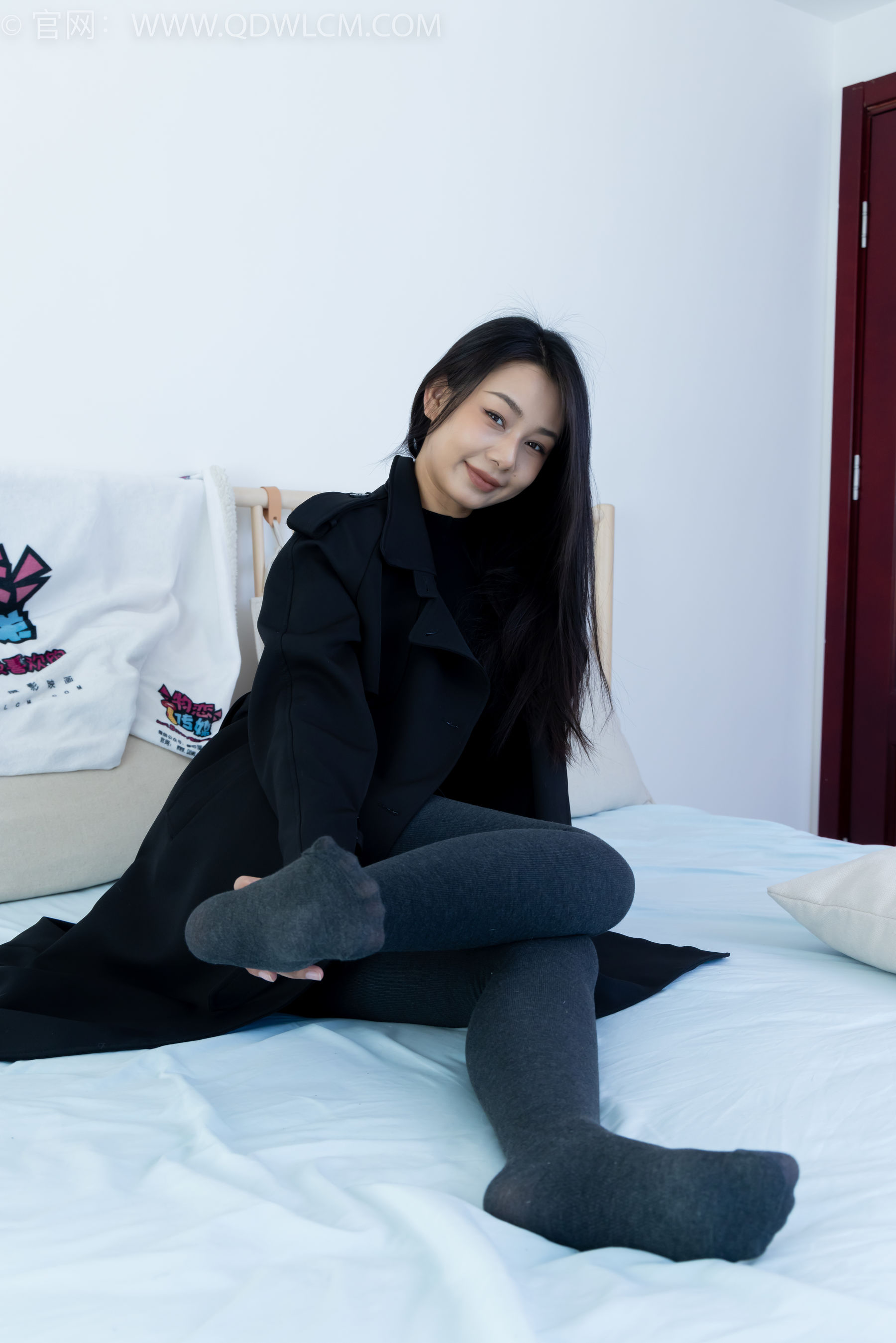 物恋传媒 No.2313 岚岚 - 高跟鞋、厚灰丝/(180P)