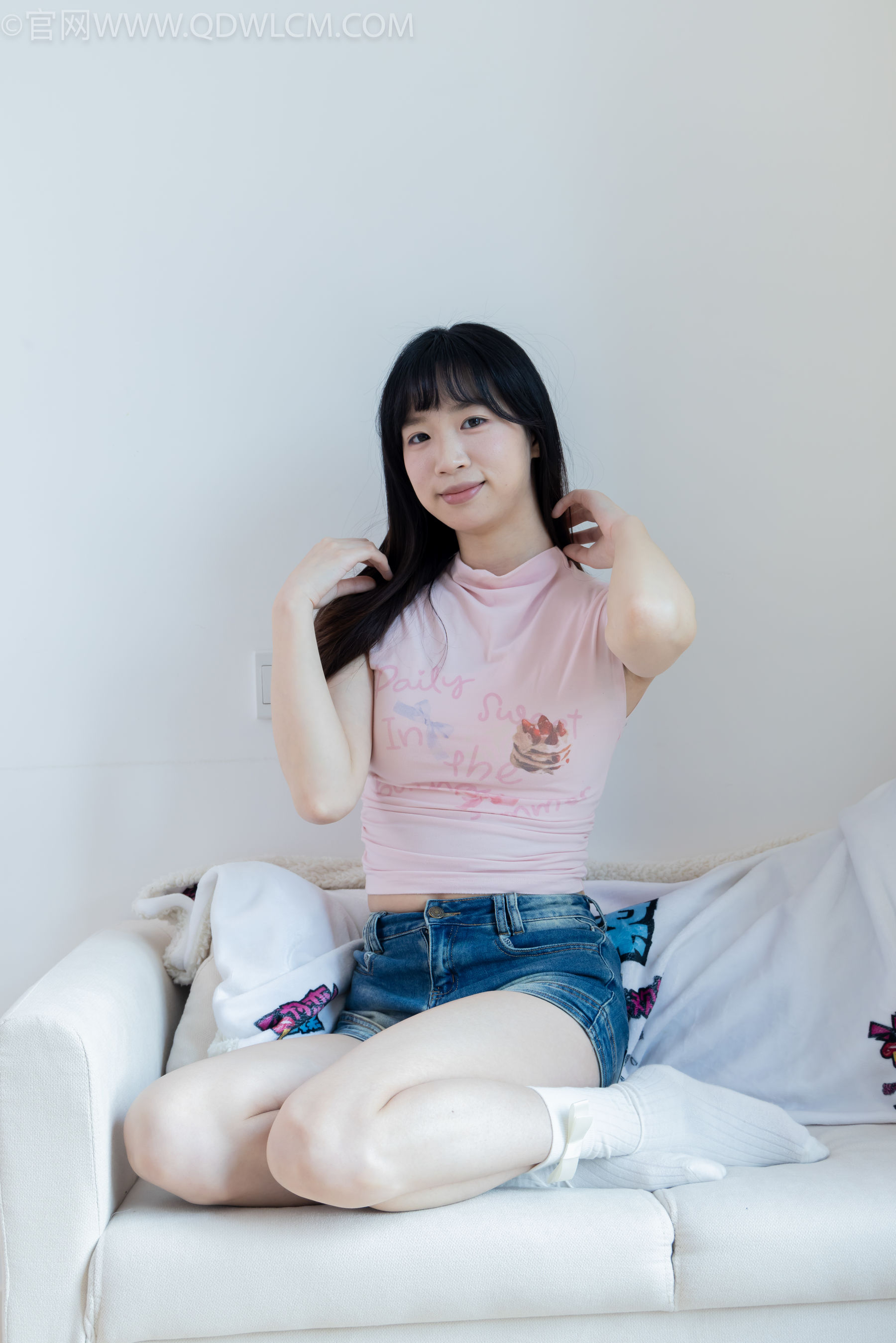 物恋传媒 No.2319 小左 - 帆布鞋、白棉袜、裸足/(155P)