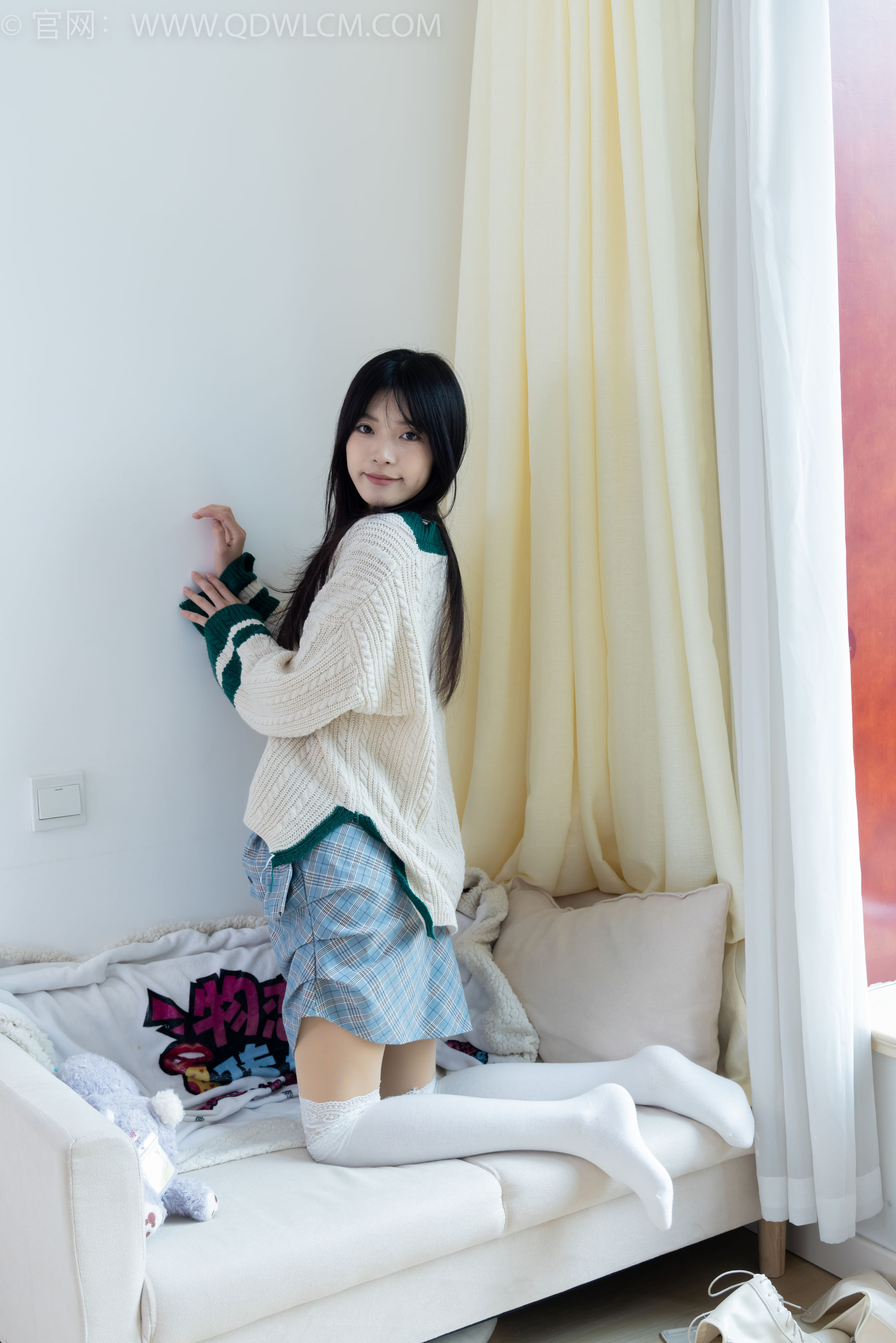 物恋传媒 No.2312 茯苓 - 长靴、过膝白棉袜、厚肉丝/(160P)