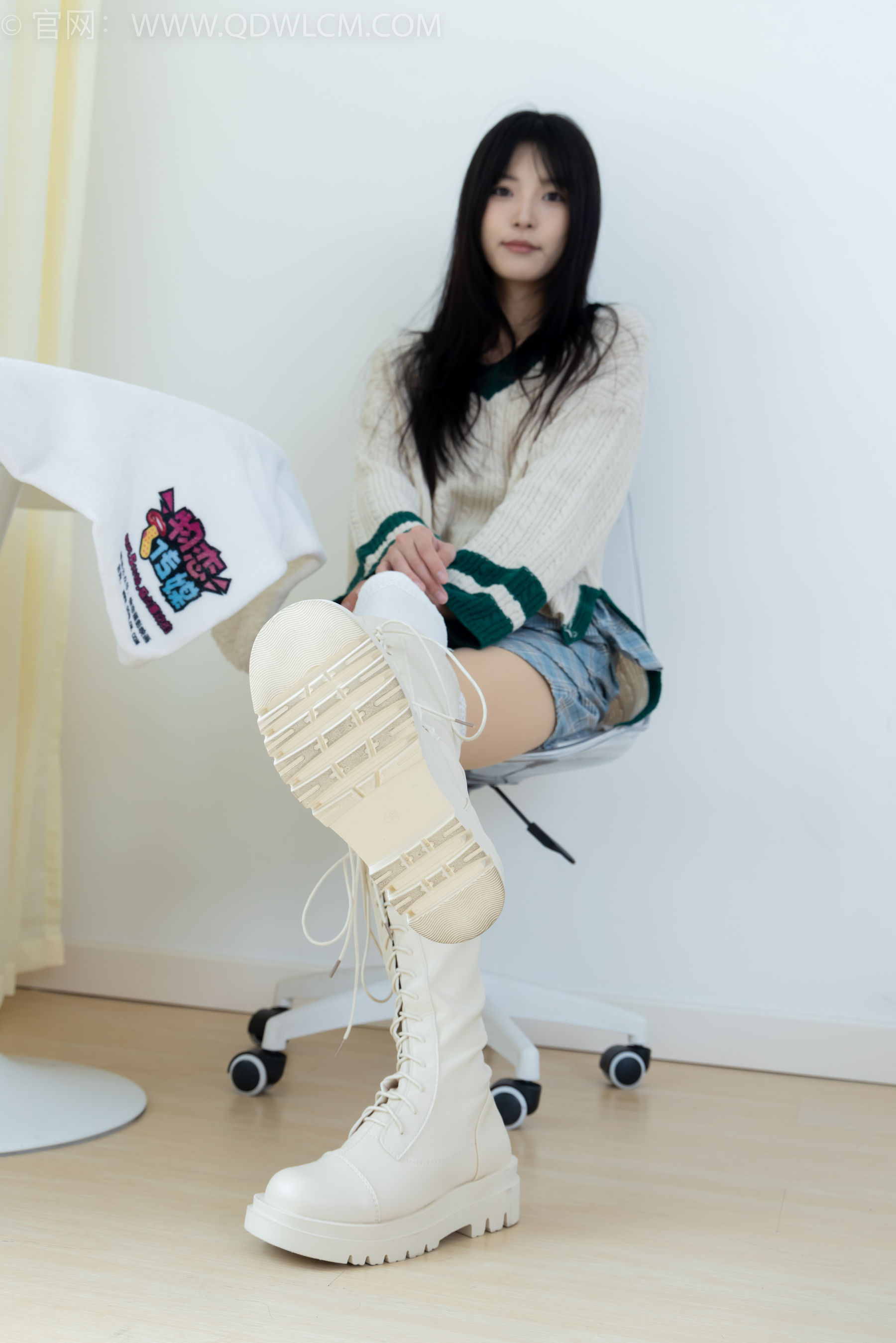 物恋传媒 No.2312 茯苓 - 长靴、过膝白棉袜、厚肉丝/(160P)