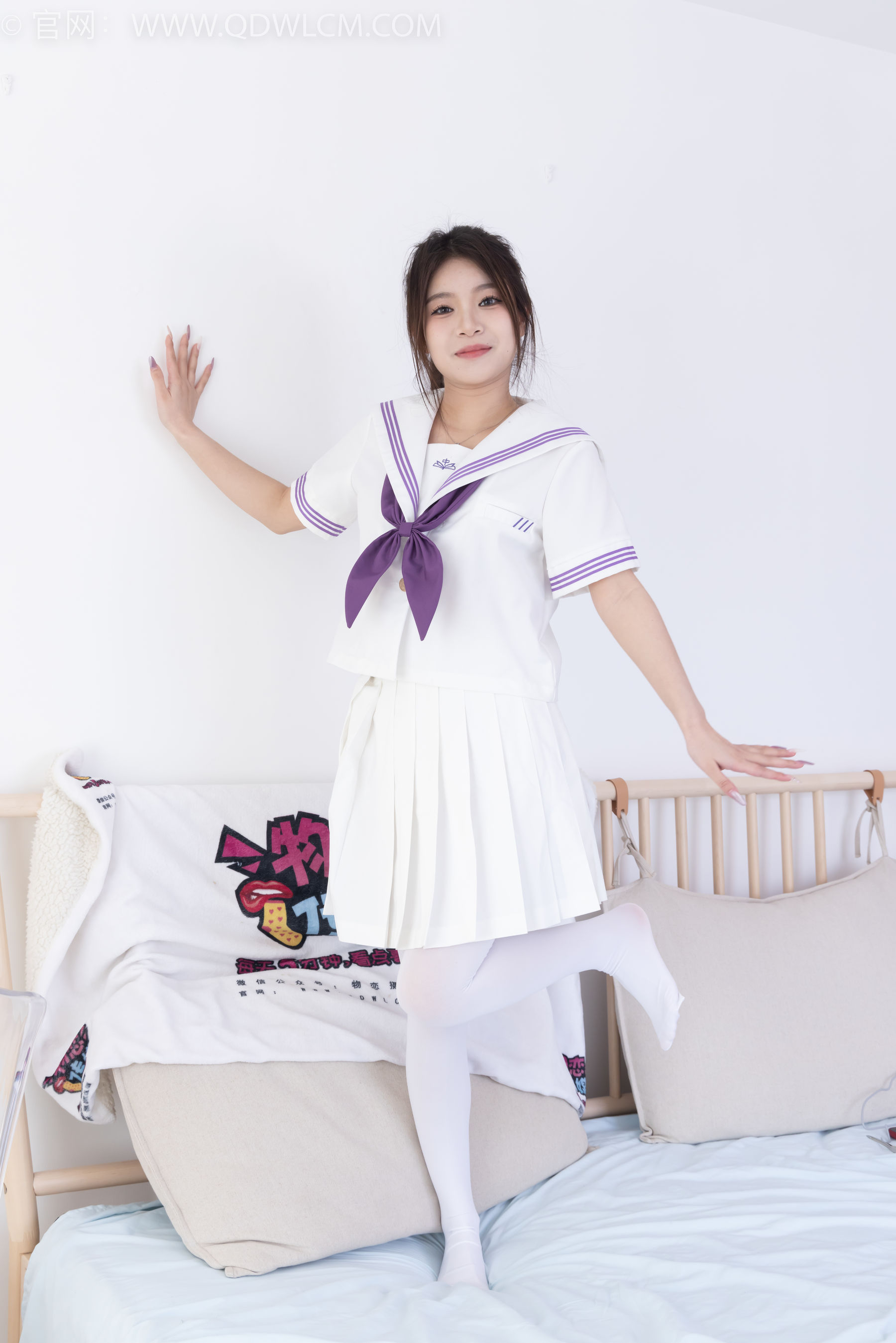 物恋传媒 No.2317 闪闪 - 板鞋、厚白丝、jk制服/(160P)