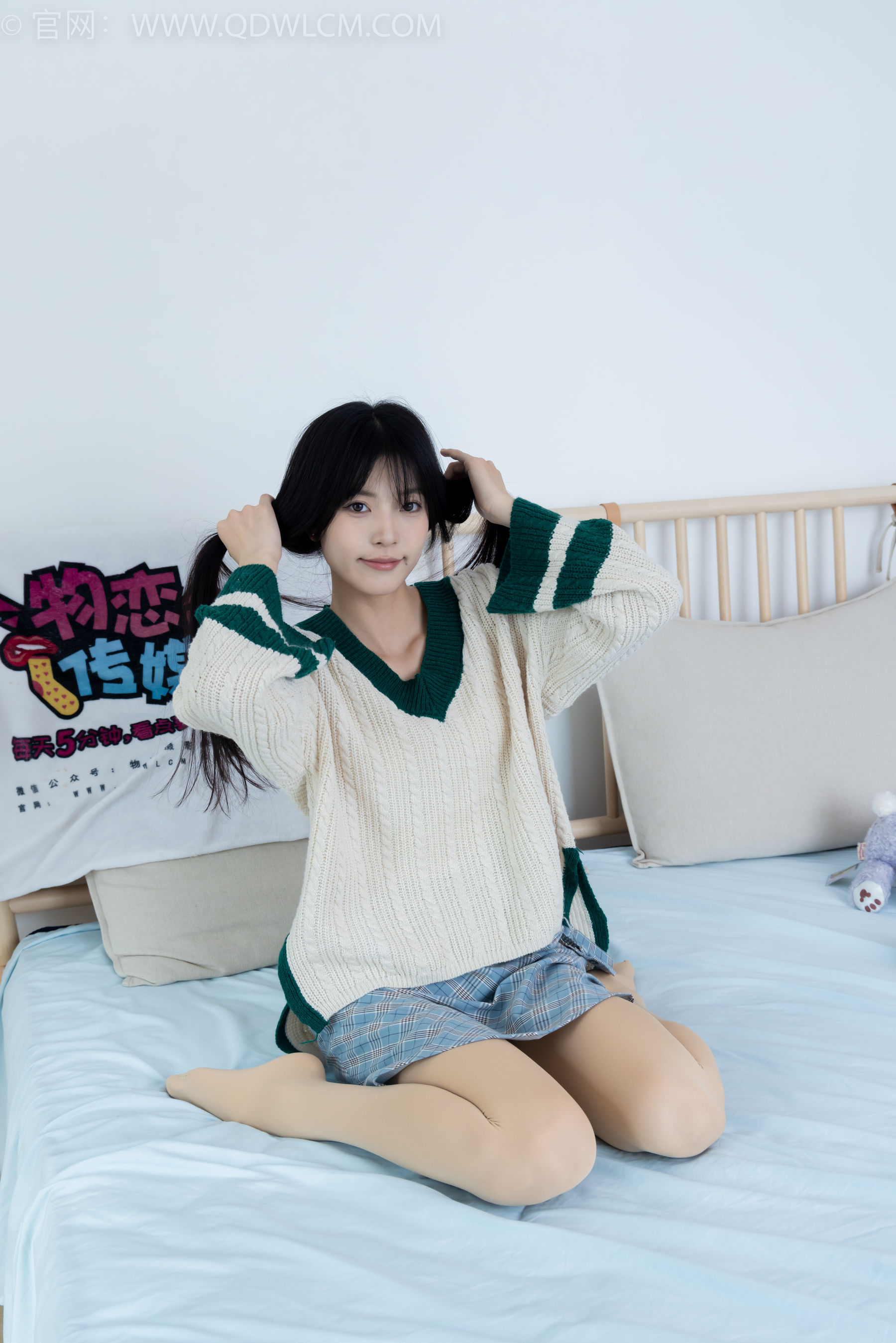 物恋传媒 No.2312 茯苓 - 长靴、过膝白棉袜、厚肉丝/(160P)