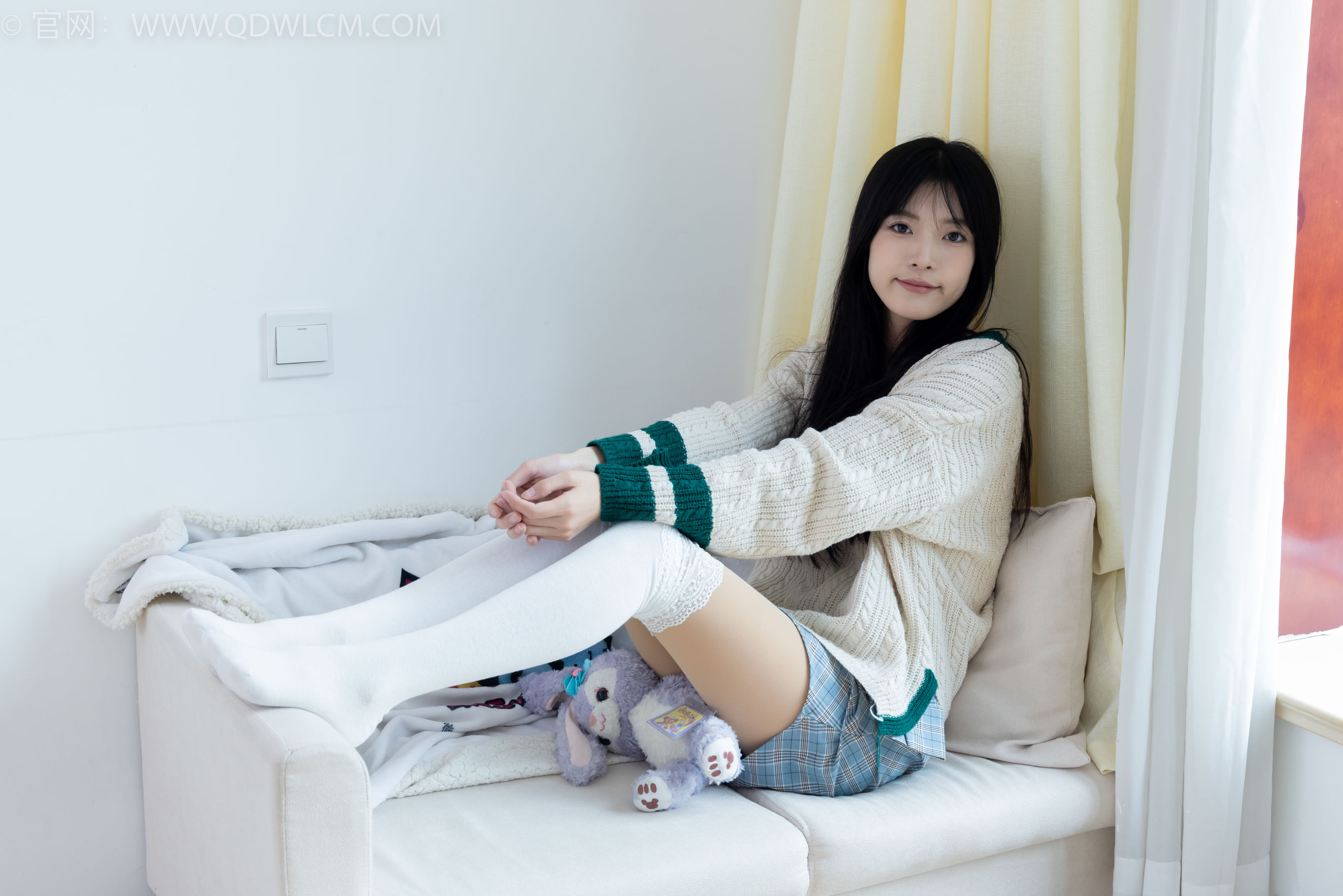 物恋传媒 No.2312 茯苓 - 长靴、过膝白棉袜、厚肉丝/(160P)