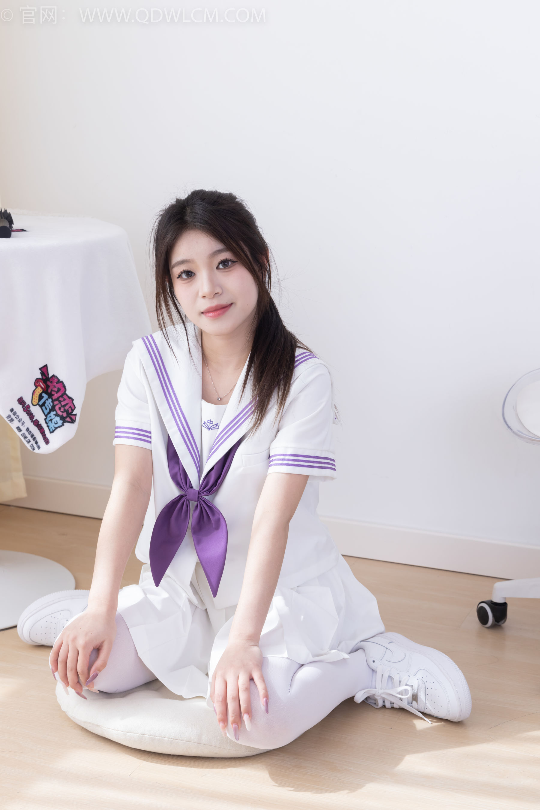 物恋传媒 No.2317 闪闪 - 板鞋、厚白丝、jk制服/(160P)