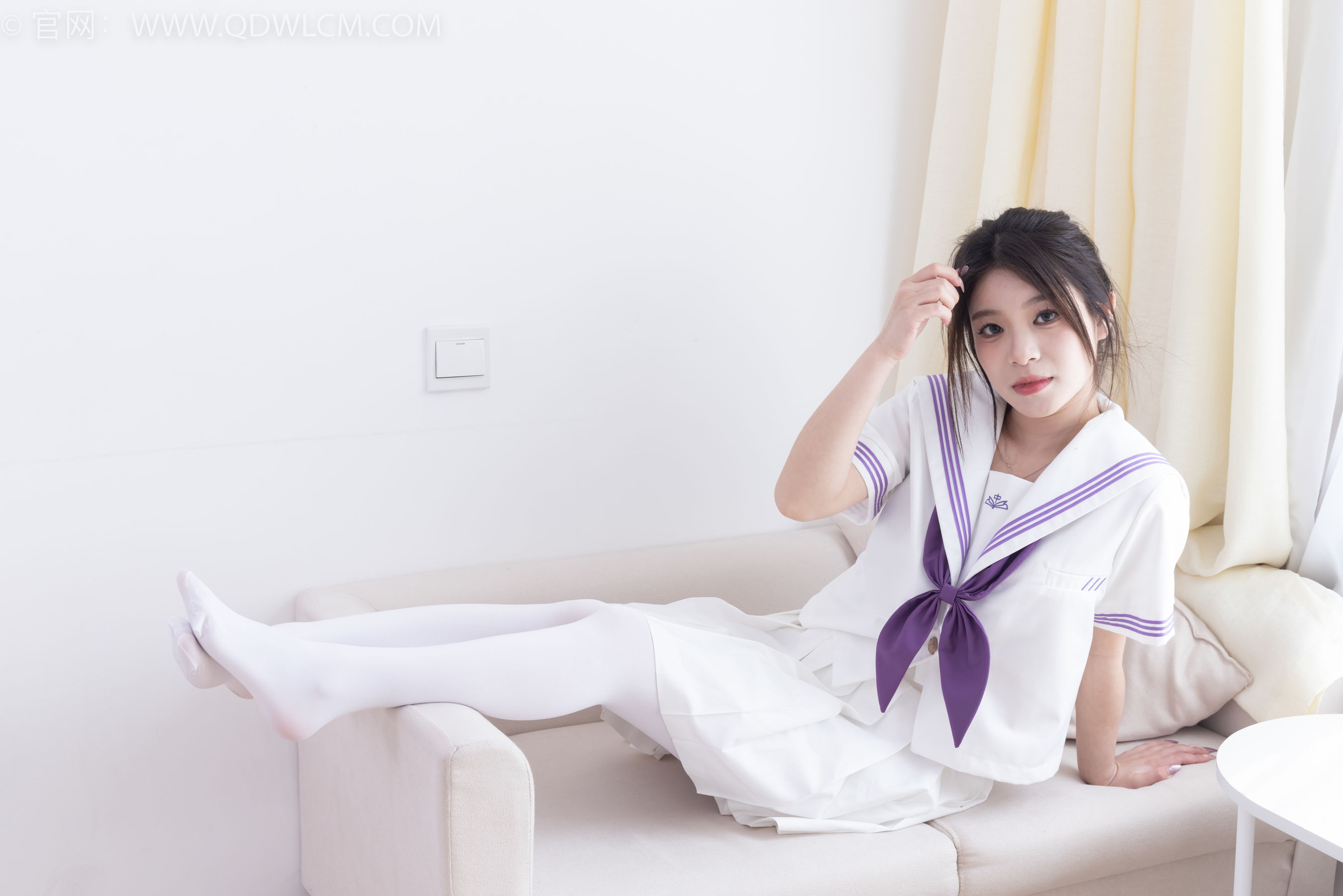 物恋传媒 No.2317 闪闪 - 板鞋、厚白丝、jk制服/(160P)