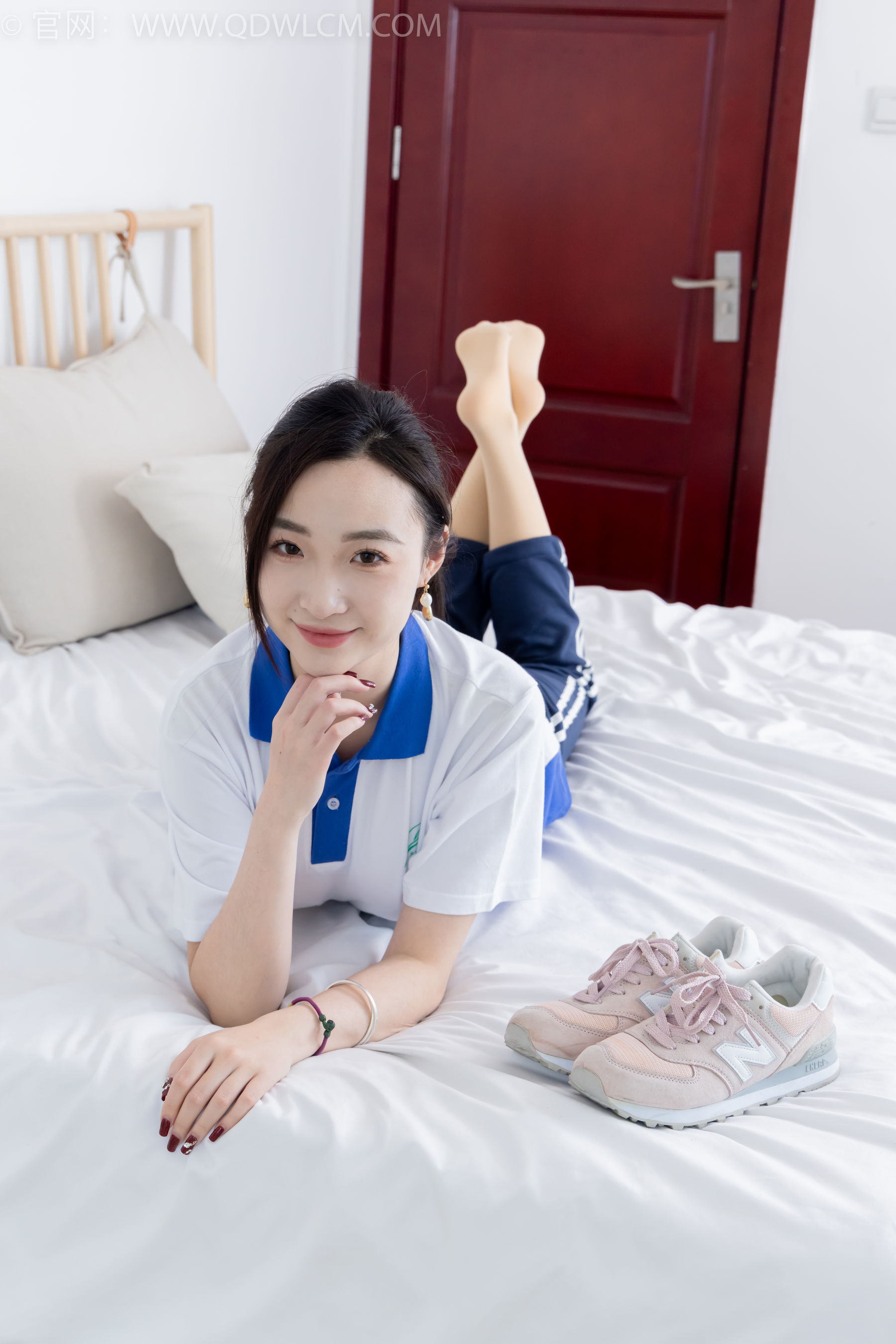 物恋传媒 No.2314 恬恬 - 运动鞋、厚肉丝、校服裤里丝/(160P)