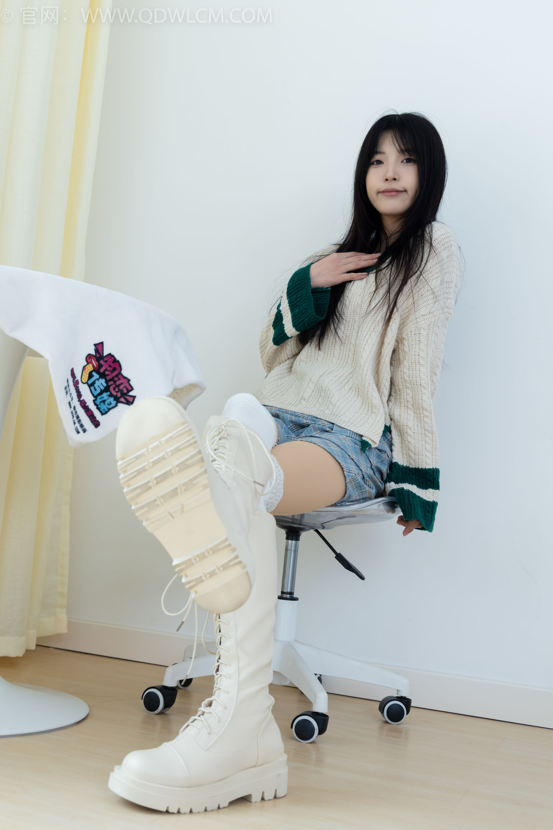 物恋传媒 No.2312 茯苓 - 长靴、过膝白棉袜、厚肉丝/(160P)