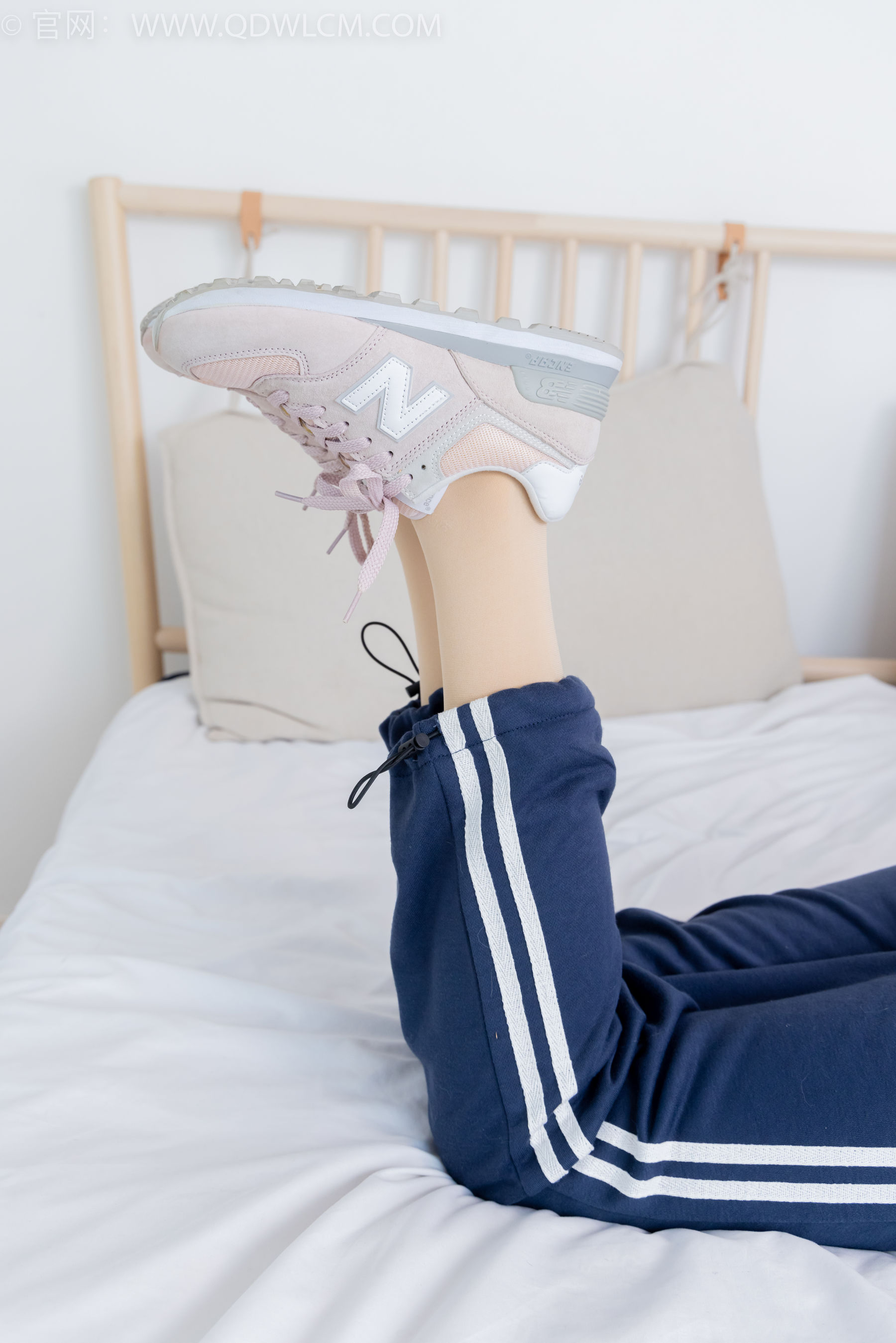 物恋传媒 No.2314 恬恬 - 运动鞋、厚肉丝、校服裤里丝/(160P)