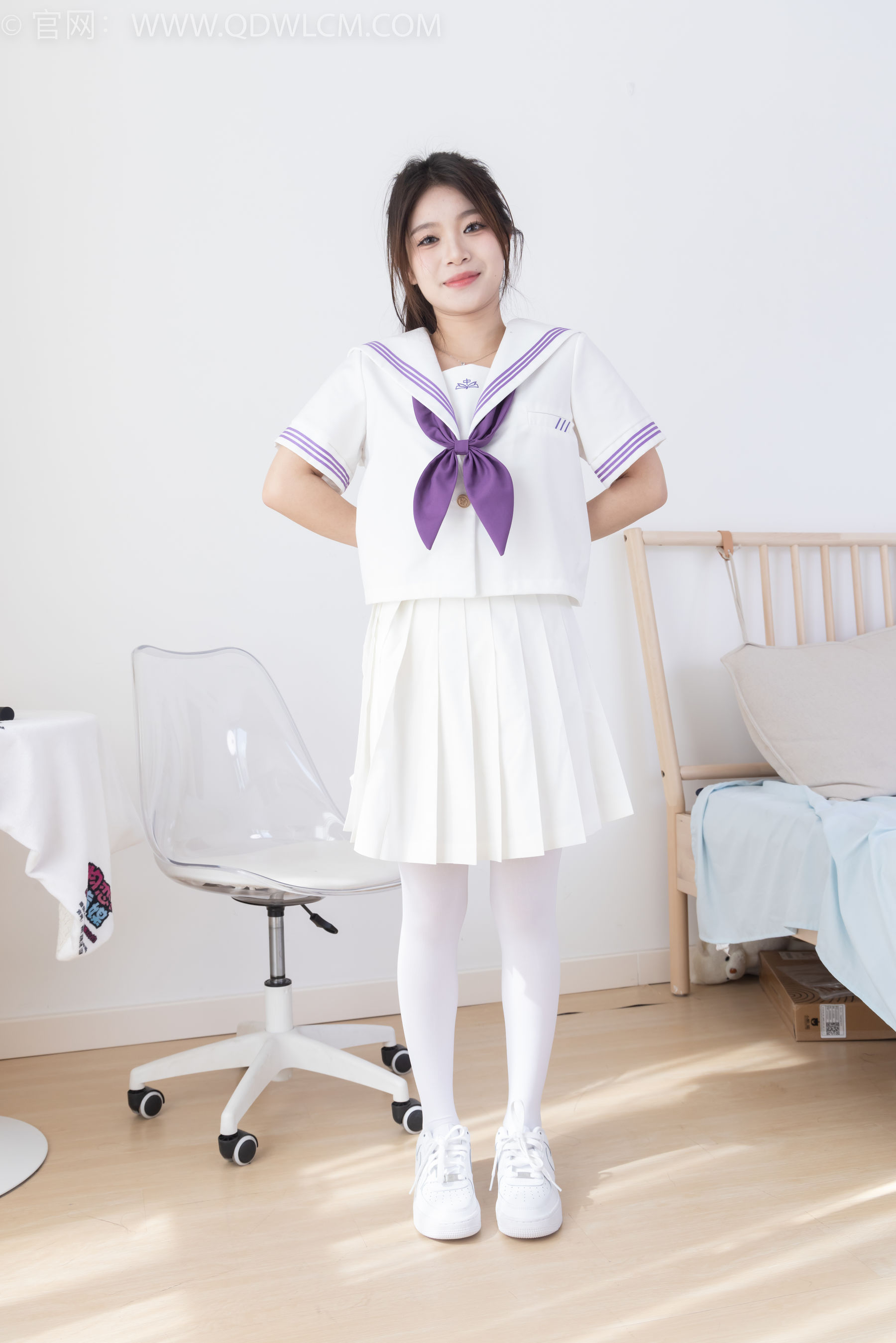 物恋传媒 No.2317 闪闪 - 板鞋、厚白丝、jk制服/(160P)