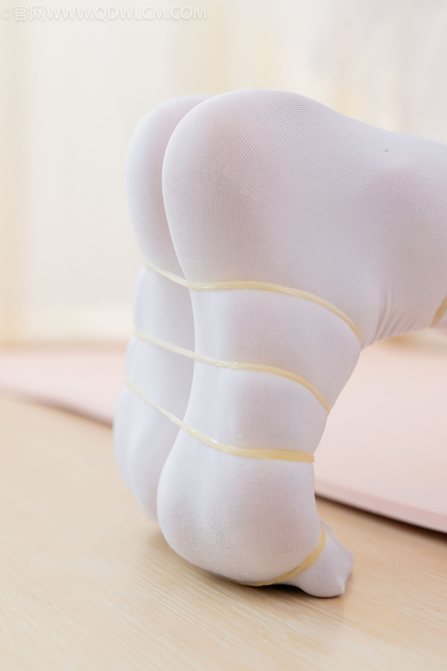 物恋传媒 No.2307 泡泡 - 芭蕾鞋、厚白丝、芭蕾动作、皮筋绑脚剧情/(166P)