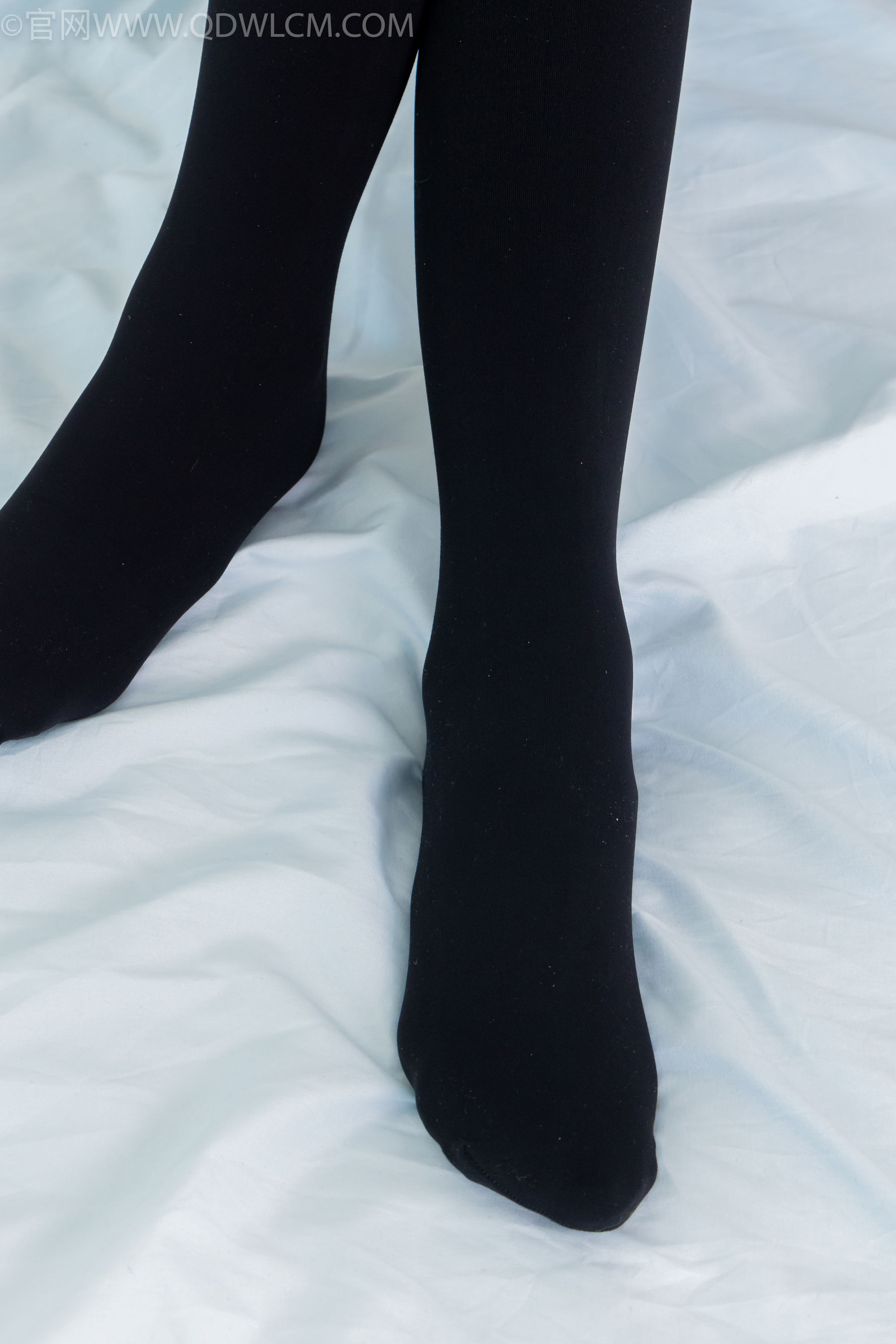 物恋传媒 No.2318 菜菜 - OL制服、高跟鞋、三双厚黑丝叠穿、袜腰展示/(177P)