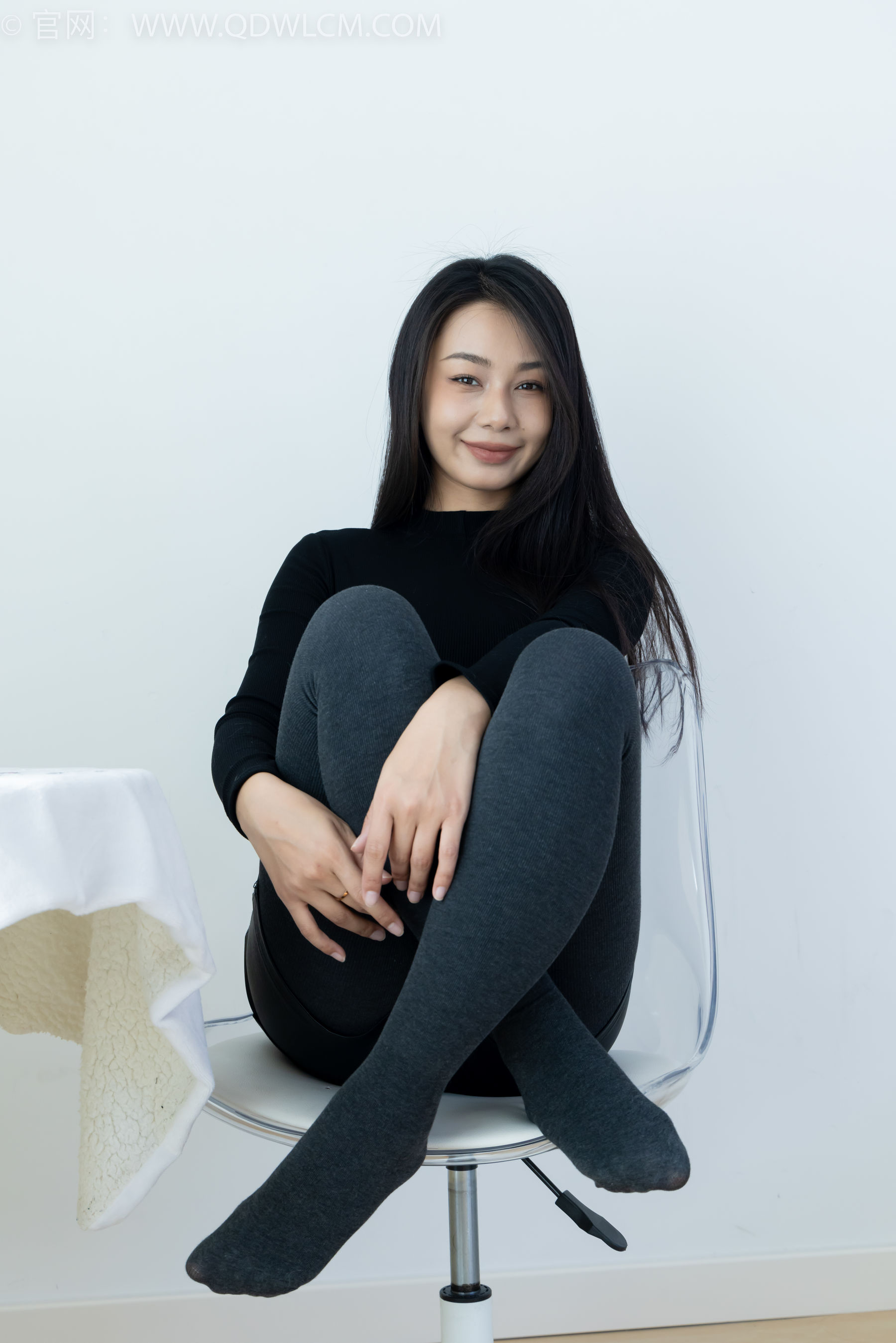 物恋传媒 No.2313 岚岚 - 高跟鞋、厚灰丝/(180P)