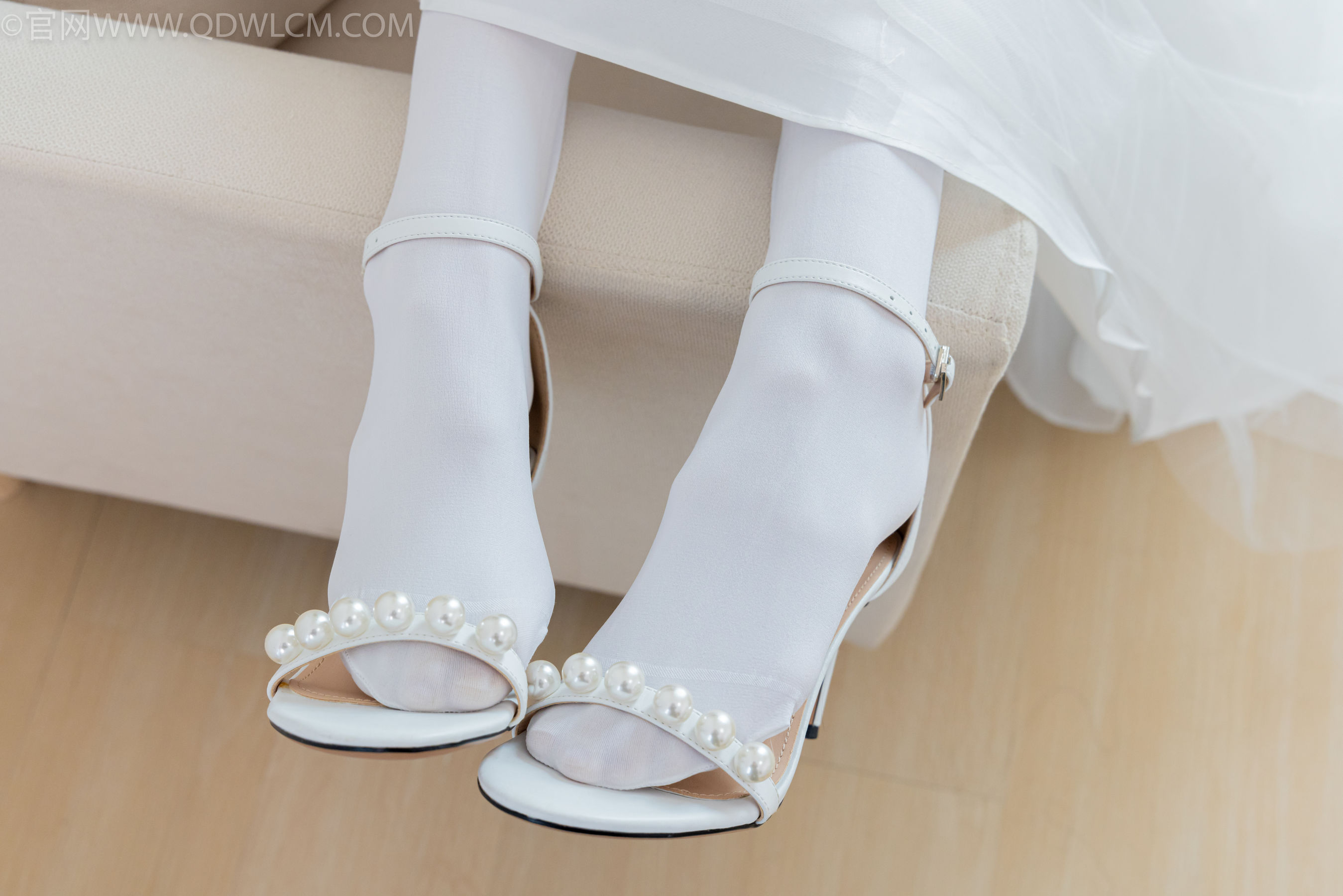 物恋传媒 No.2308 茯苓&欢欢 - 高跟鞋、马丁靴、厚白丝、厚肉丝、瑜伽动作、婚纱/(154P)