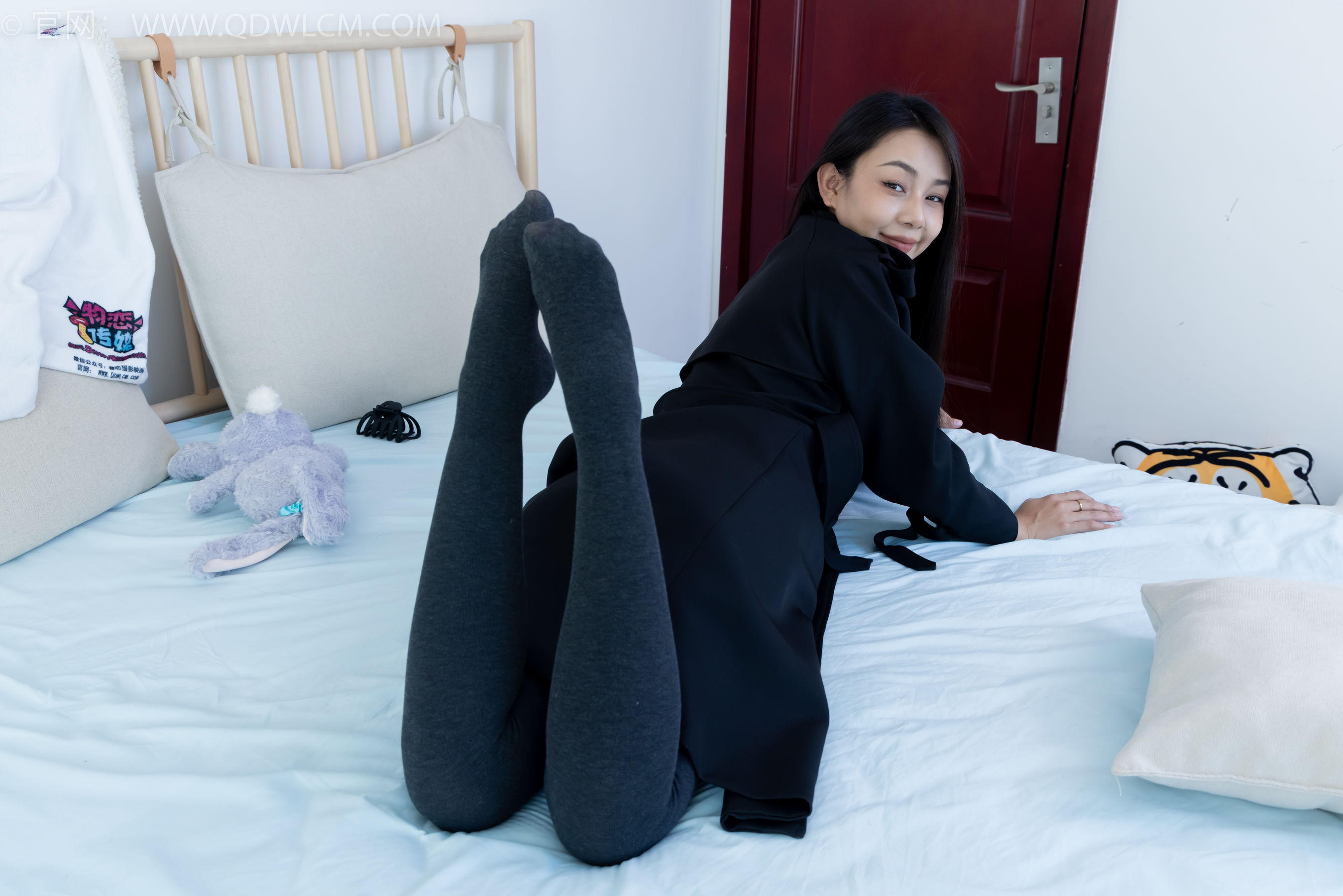 物恋传媒 No.2313 岚岚 - 高跟鞋、厚灰丝/(180P)