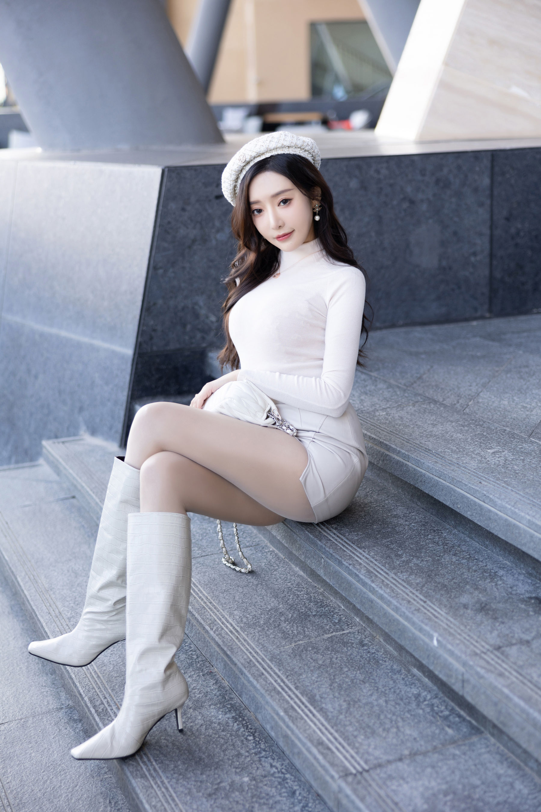 王馨瑶 - 毛衣皮裙/(112P)