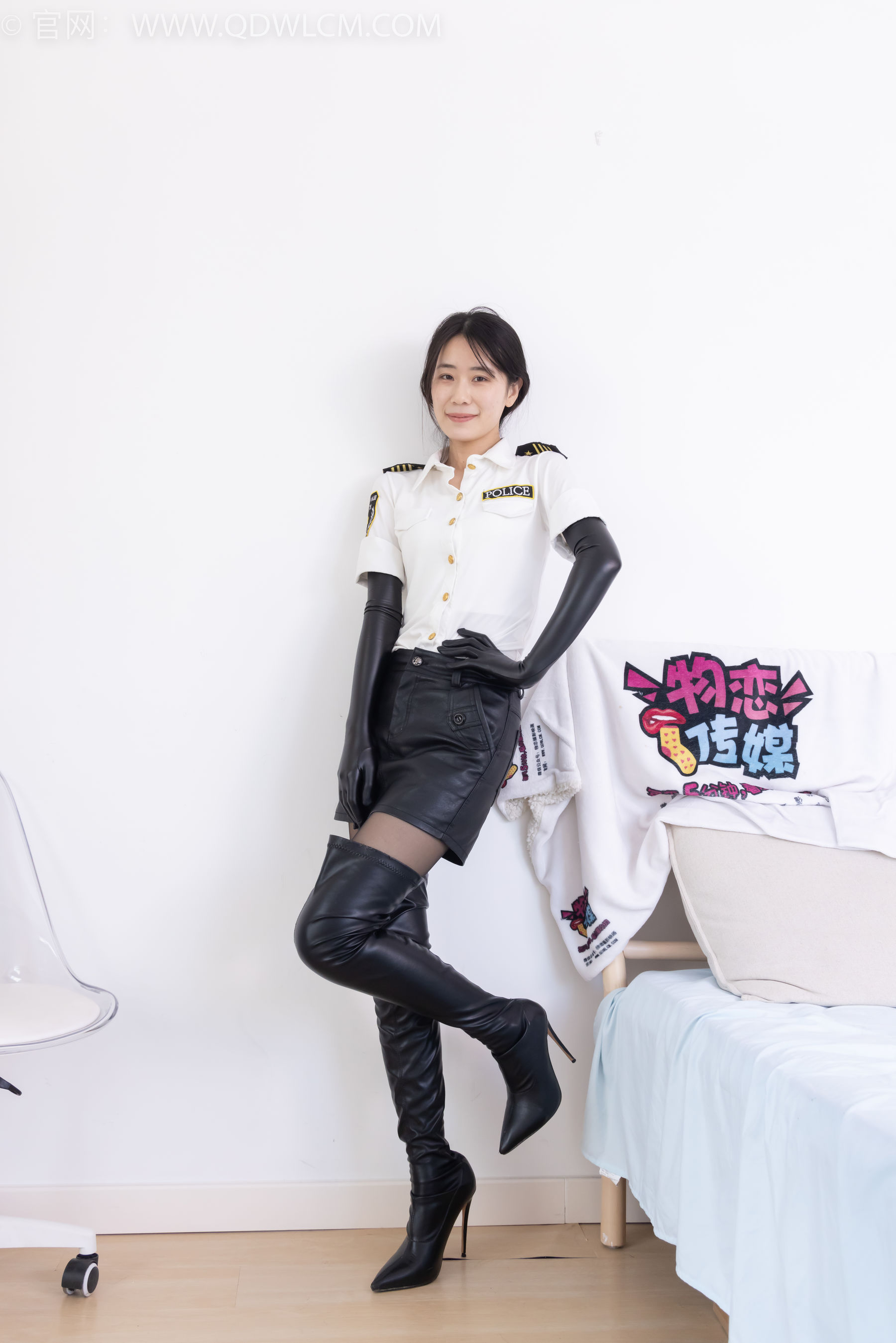 物恋传媒 No.2315 菜菜 - 高跟长靴、薄黑丝/(160P)