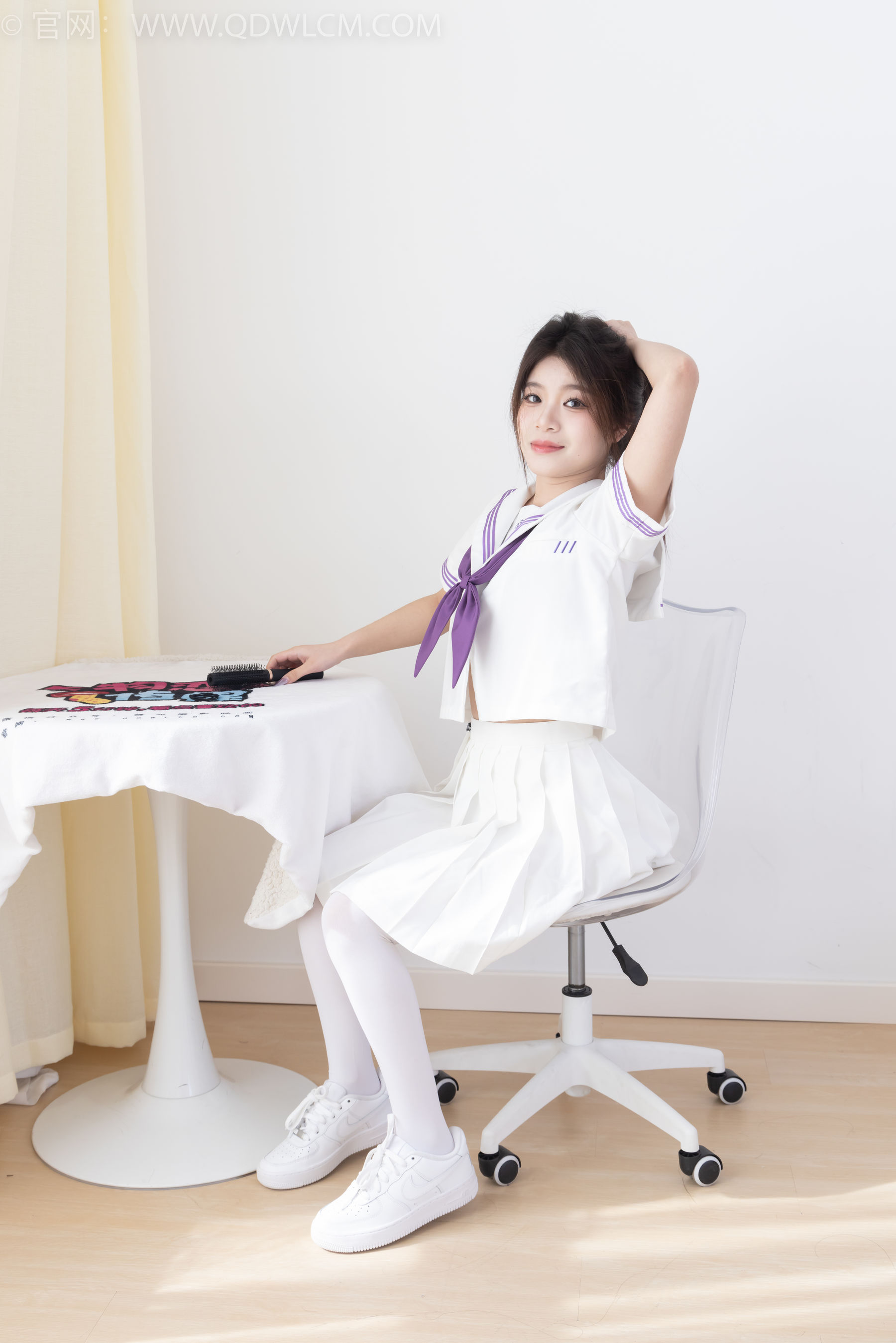 物恋传媒 No.2317 闪闪 - 板鞋、厚白丝、jk制服/(160P)