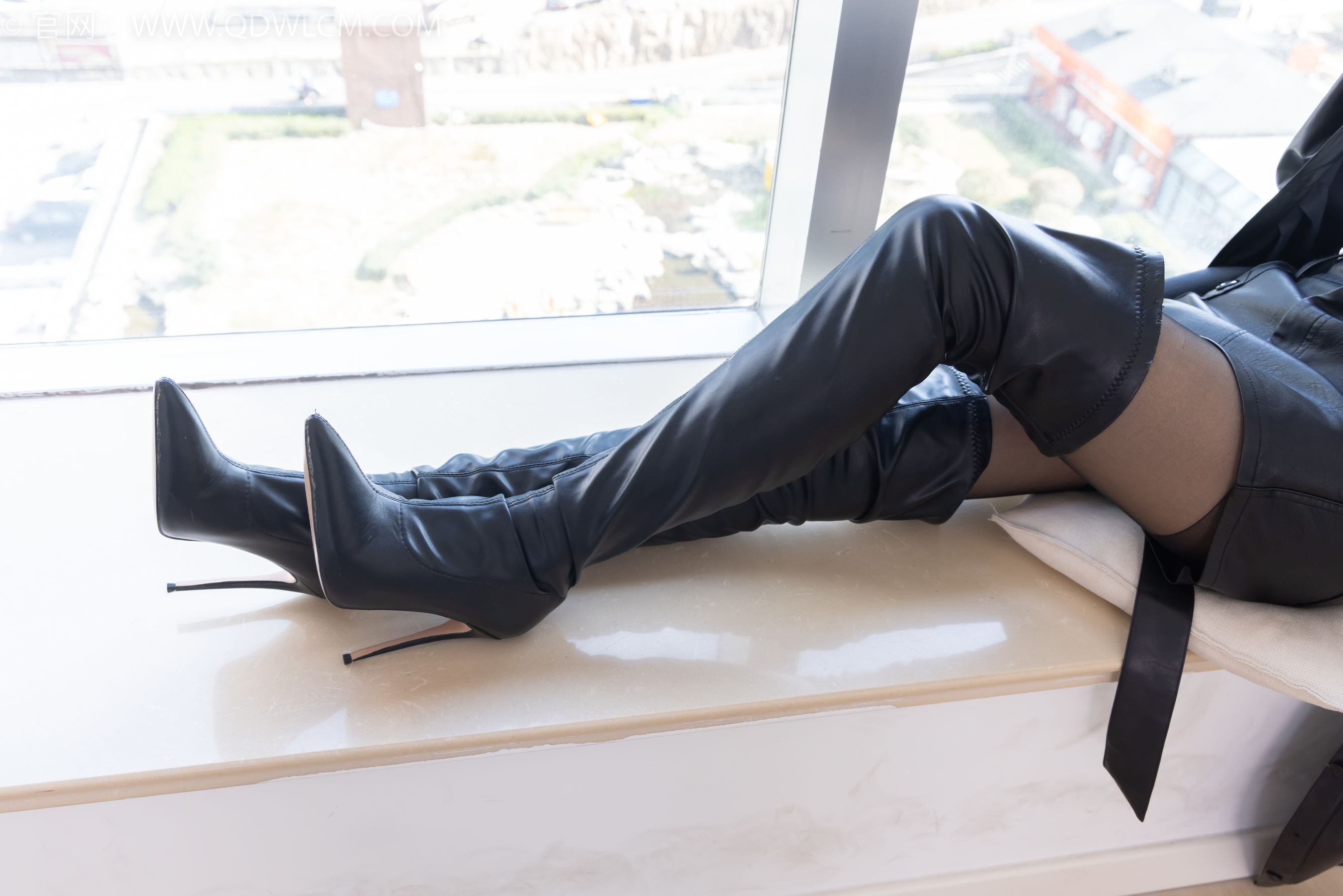 物恋传媒 No.2315 菜菜 - 高跟长靴、薄黑丝/(160P)