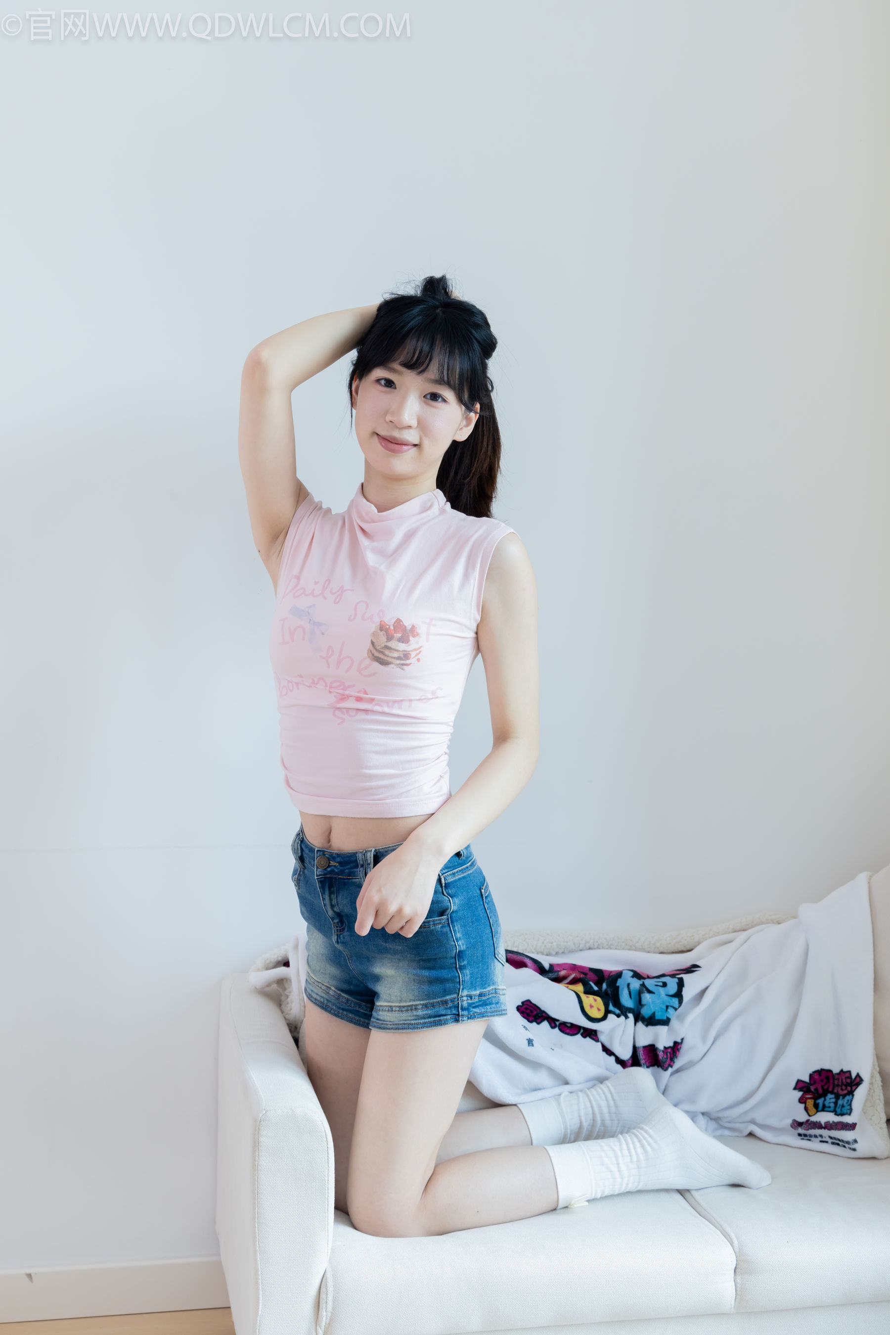 物恋传媒 No.2319 小左 - 帆布鞋、白棉袜、裸足/(155P)