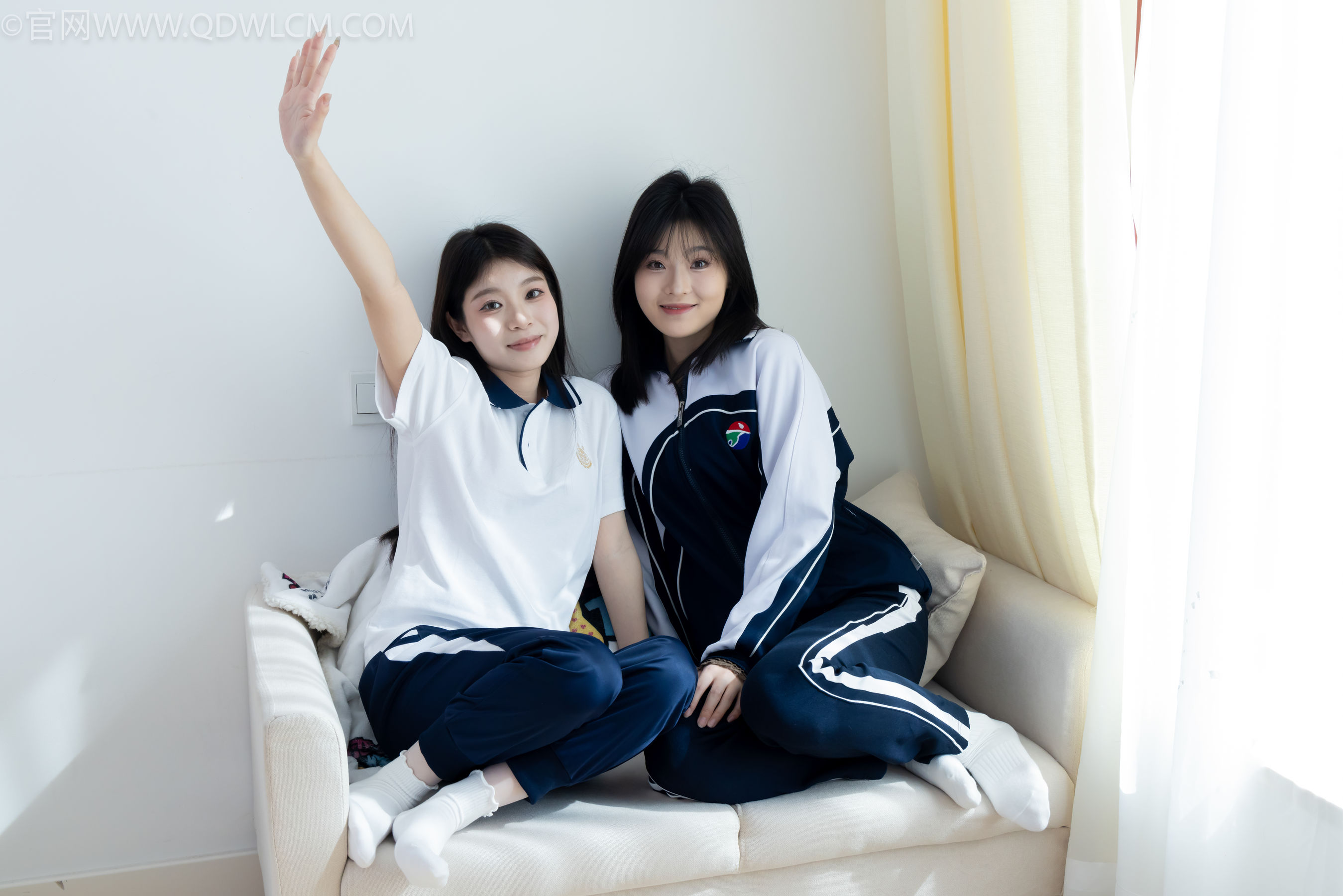 物恋传媒 No.2322 闪闪&青柠 - 帆布鞋、白棉袜、青柠薄肉丝、闪闪薄白丝/(168P)