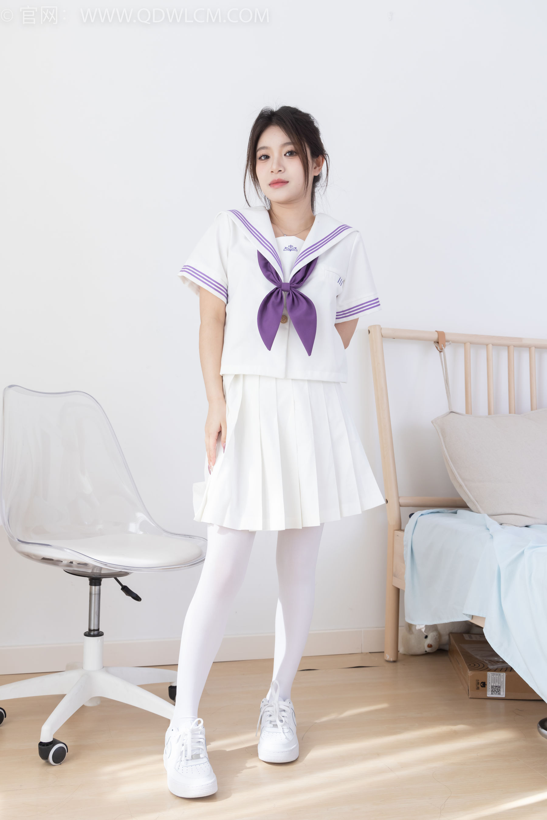 物恋传媒 No.2317 闪闪 - 板鞋、厚白丝、jk制服/(160P)