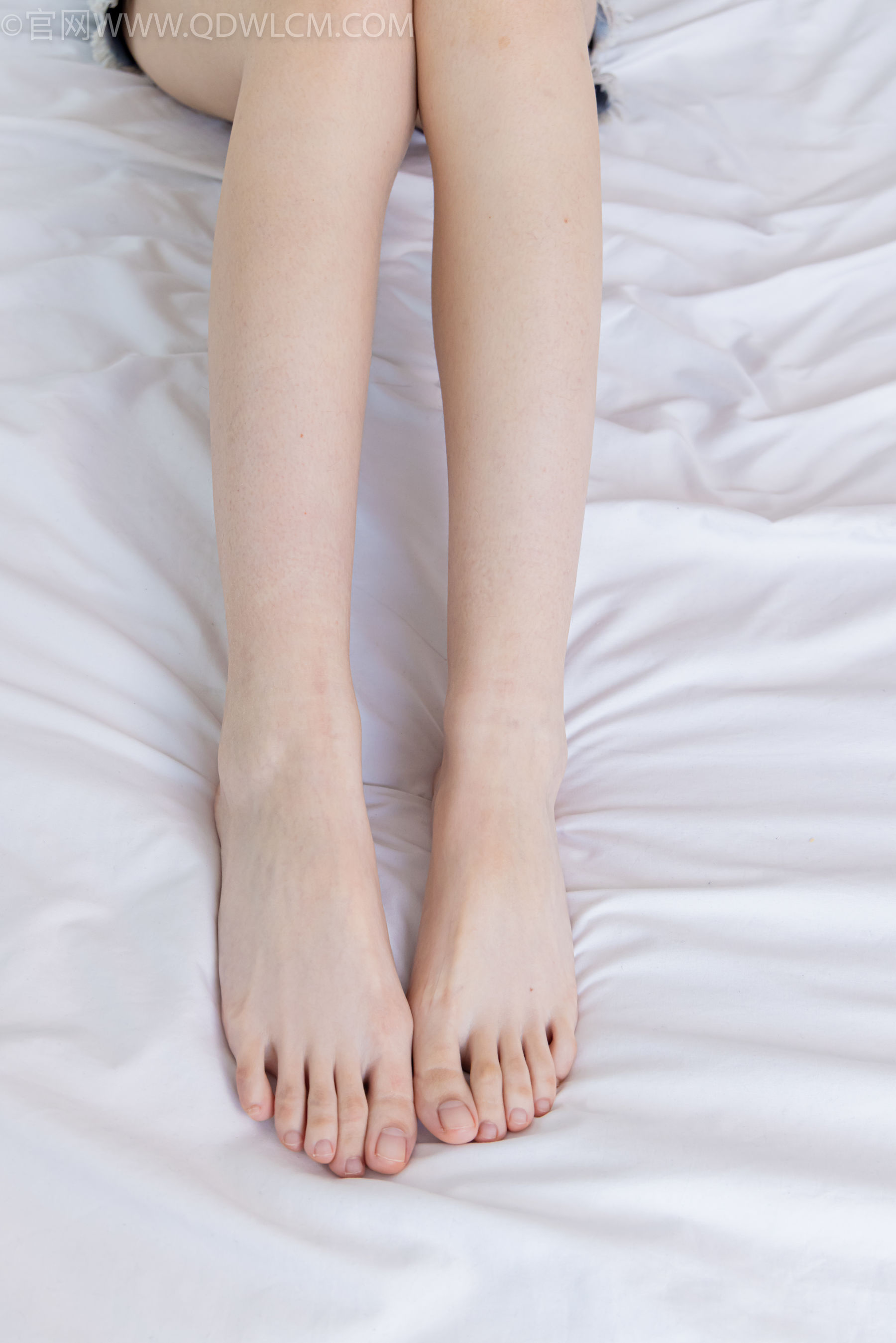 物恋传媒 No.2309 婷婷 - 高跟长靴、白棉袜、裸足/(173P)