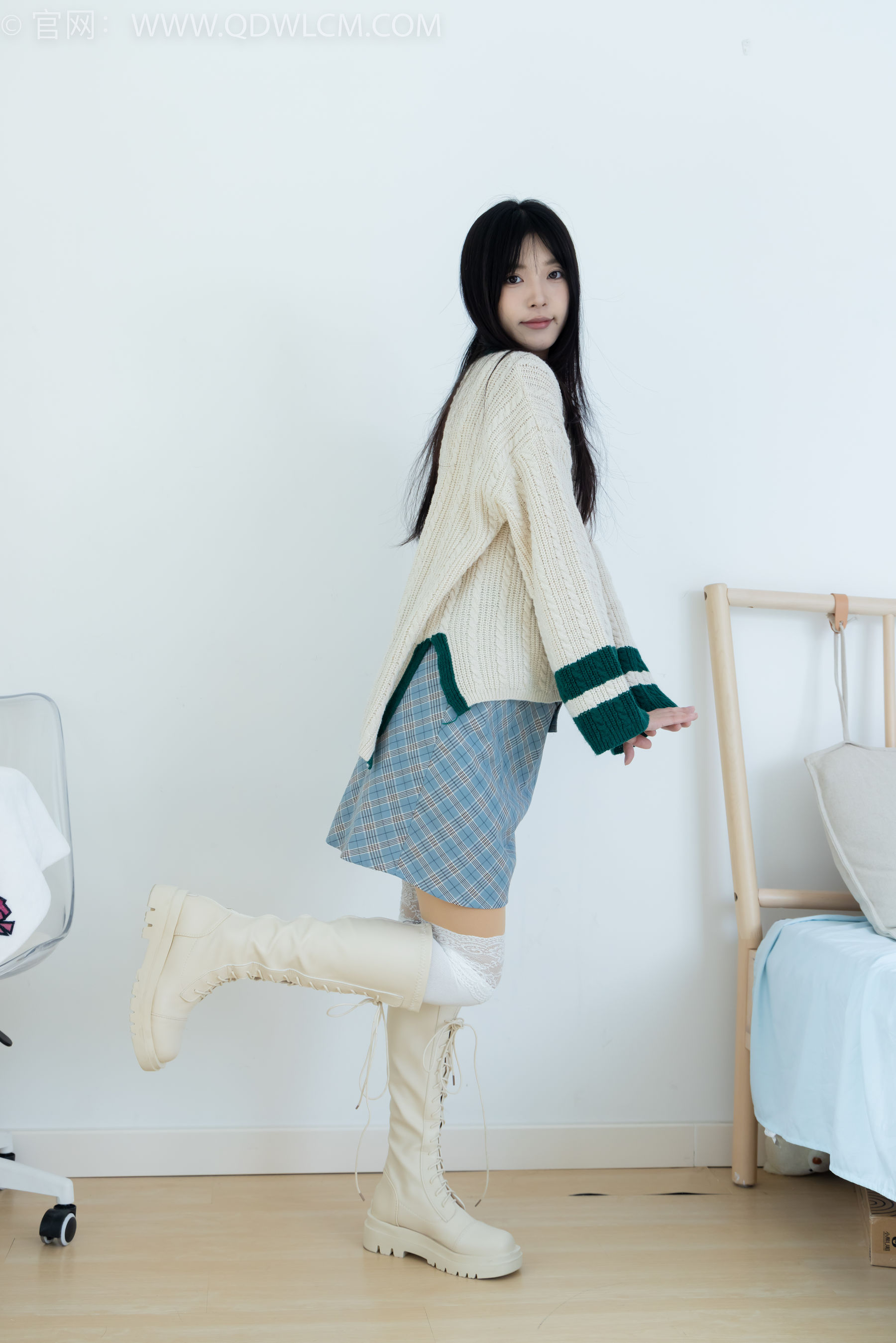 物恋传媒 No.2312 茯苓 - 长靴、过膝白棉袜、厚肉丝/(160P)