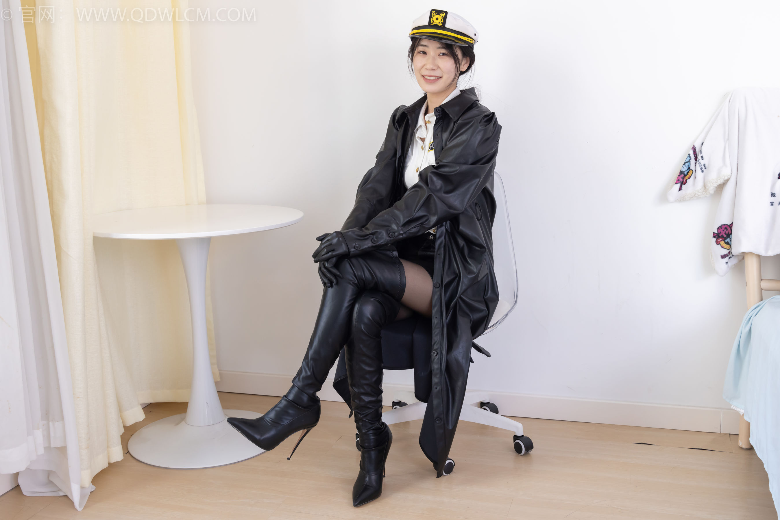 物恋传媒 No.2315 菜菜 - 高跟长靴、薄黑丝/(160P)