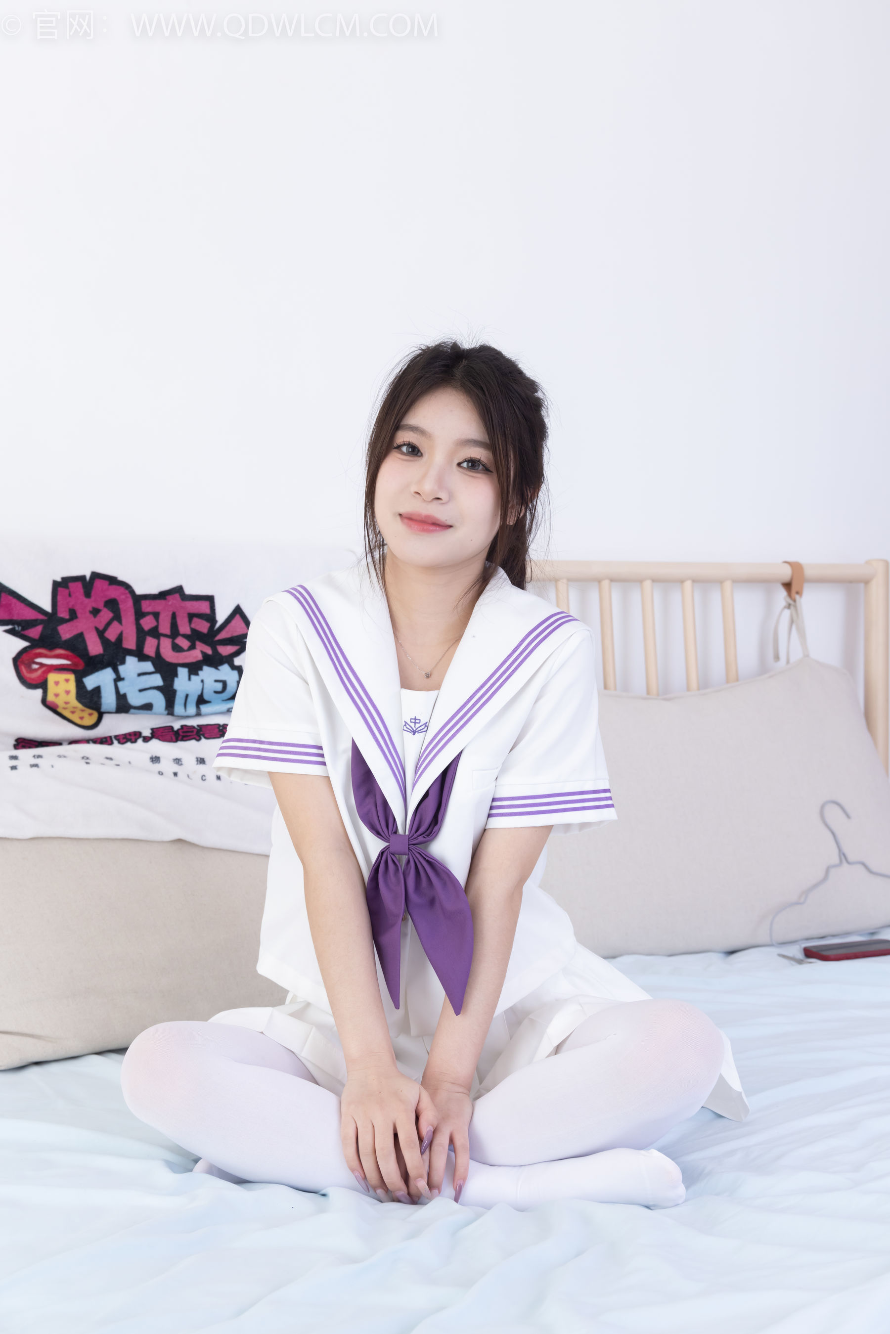 物恋传媒 No.2317 闪闪 - 板鞋、厚白丝、jk制服/(160P)