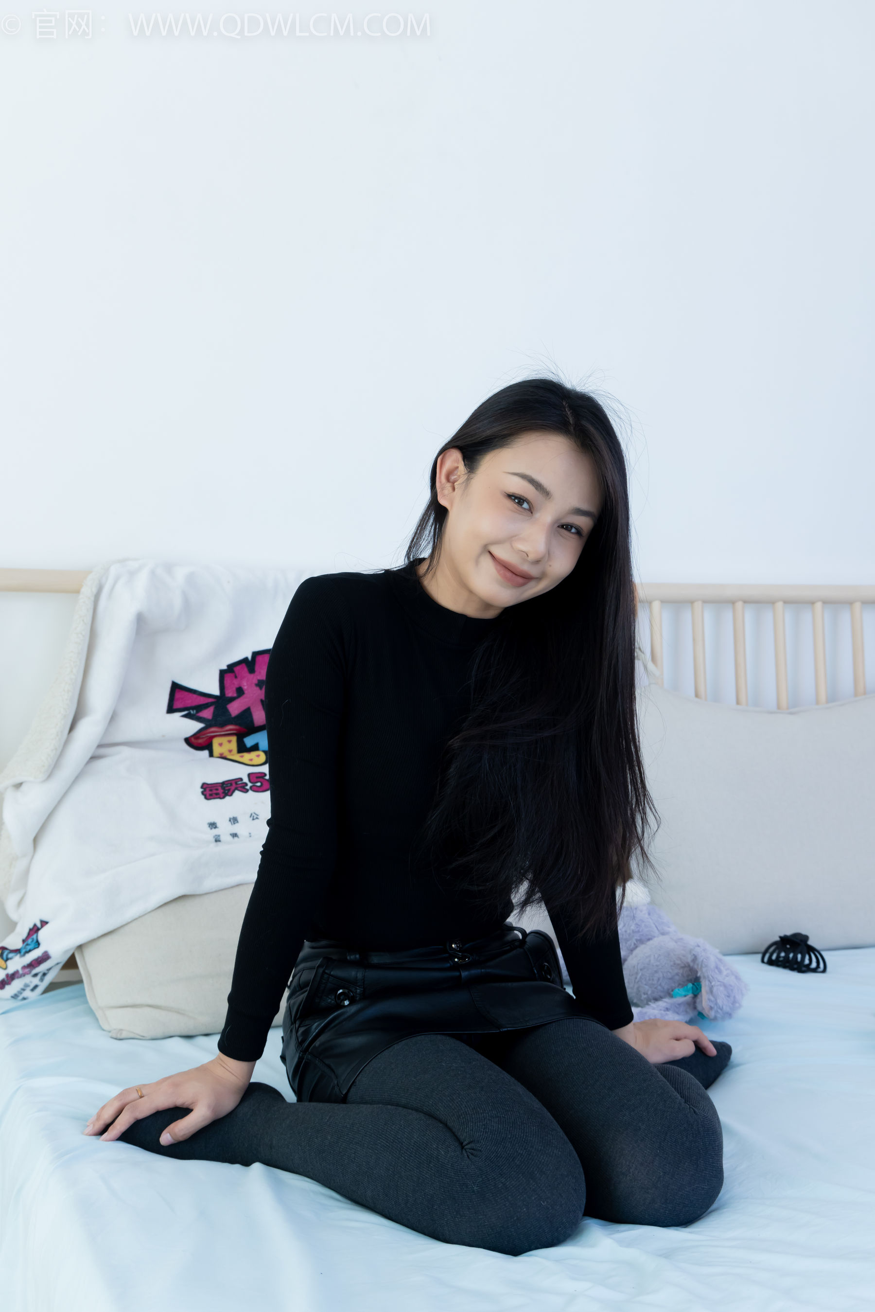 物恋传媒 No.2313 岚岚 - 高跟鞋、厚灰丝/(180P)