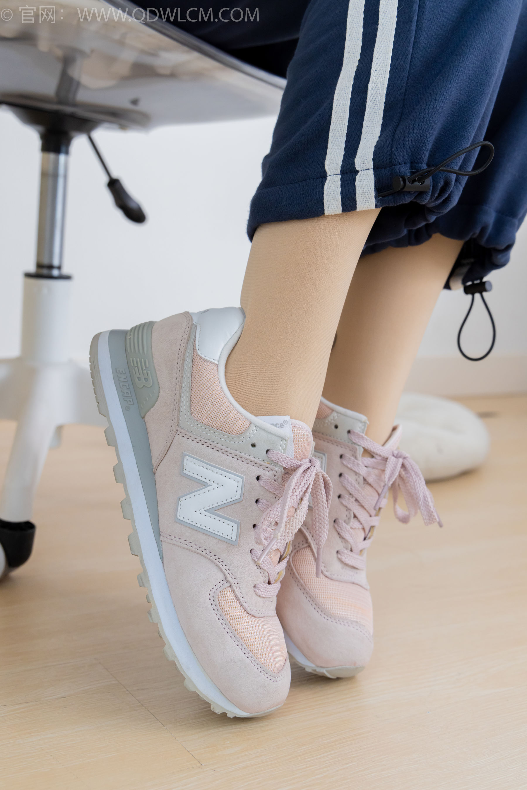 物恋传媒 No.2314 恬恬 - 运动鞋、厚肉丝、校服裤里丝/(160P)