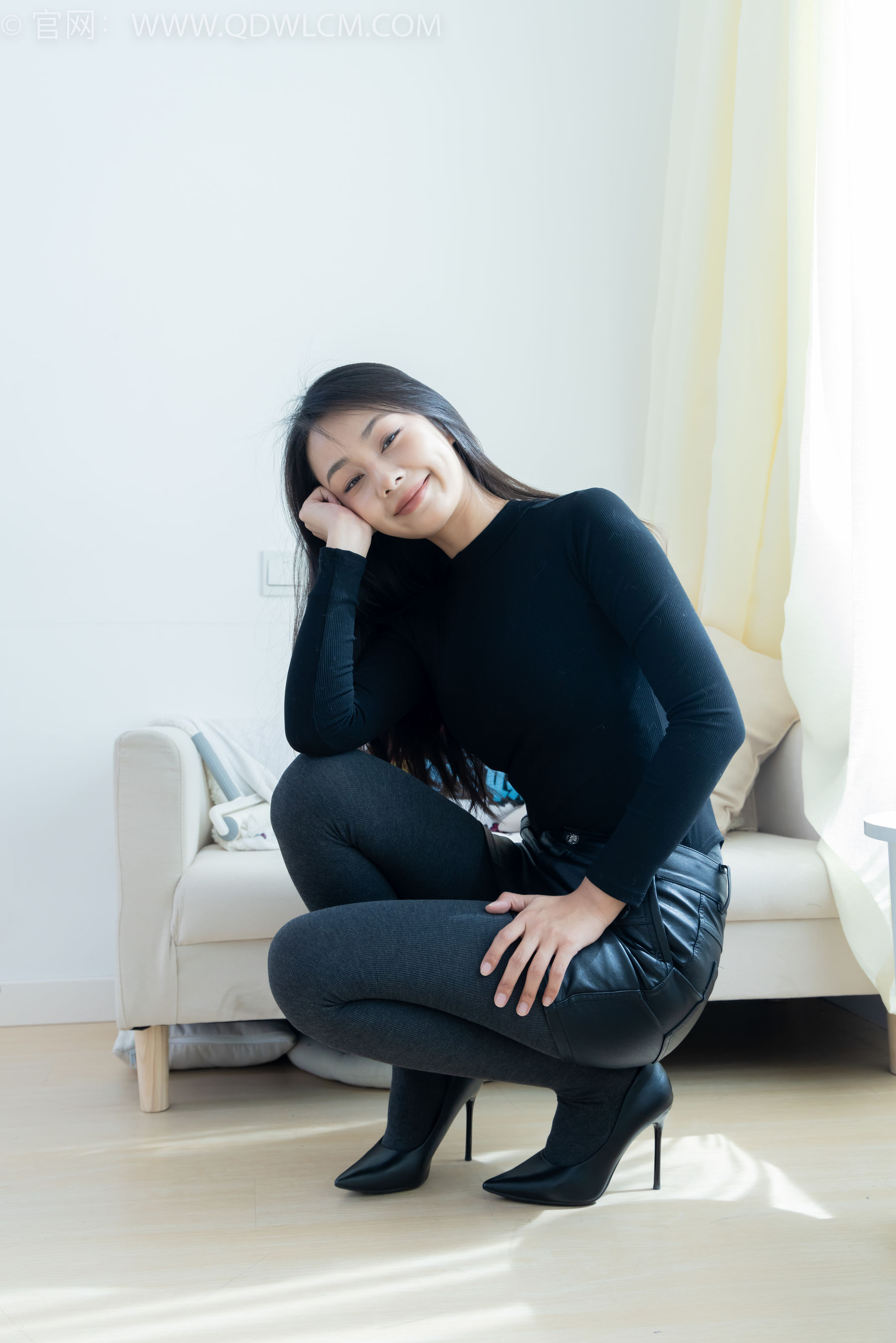 物恋传媒 No.2313 岚岚 - 高跟鞋、厚灰丝/(180P)