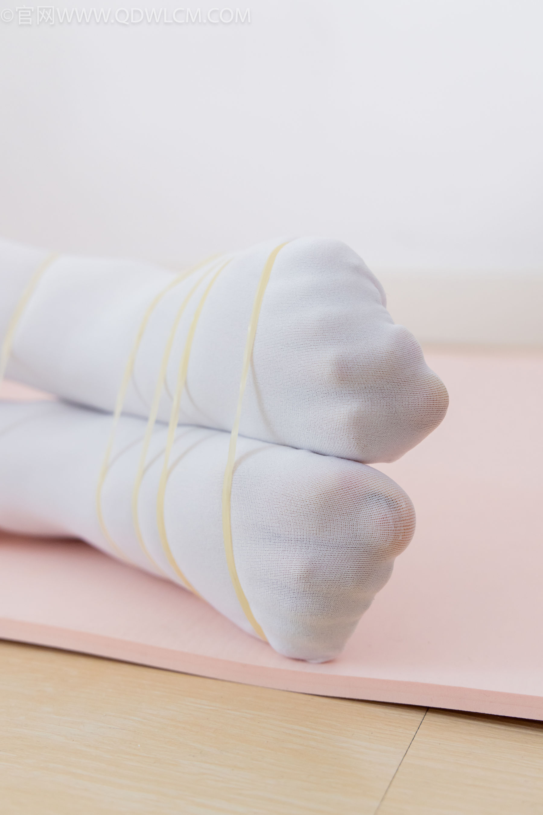 物恋传媒 No.2307 泡泡 - 芭蕾鞋、厚白丝、芭蕾动作、皮筋绑脚剧情/(166P)