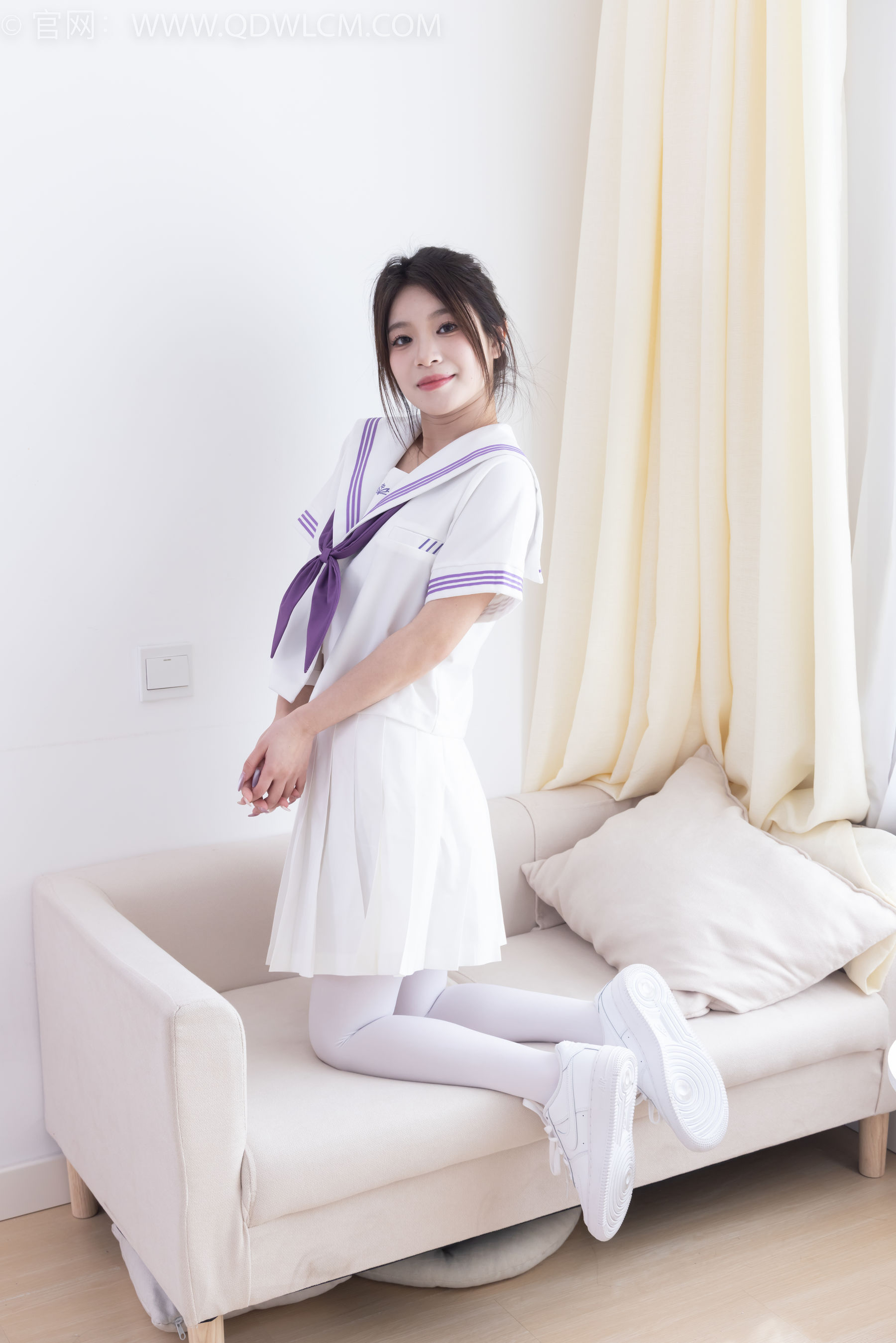 物恋传媒 No.2317 闪闪 - 板鞋、厚白丝、jk制服/(160P)