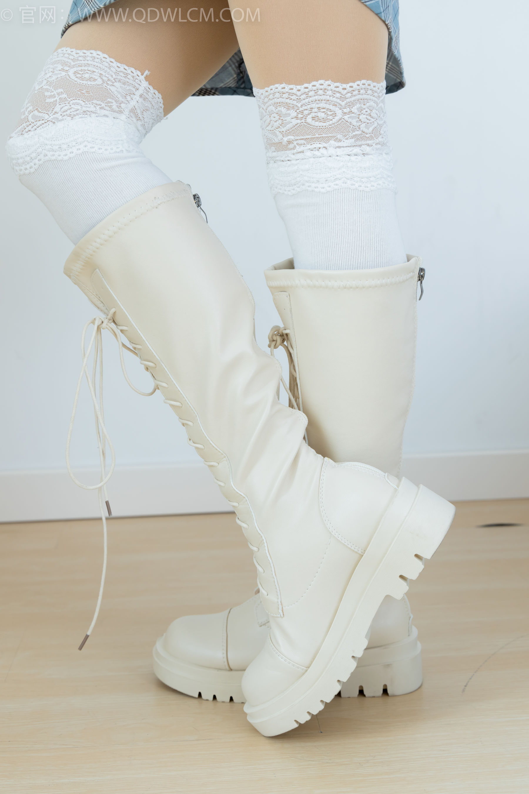 物恋传媒 No.2312 茯苓 - 长靴、过膝白棉袜、厚肉丝/(160P)