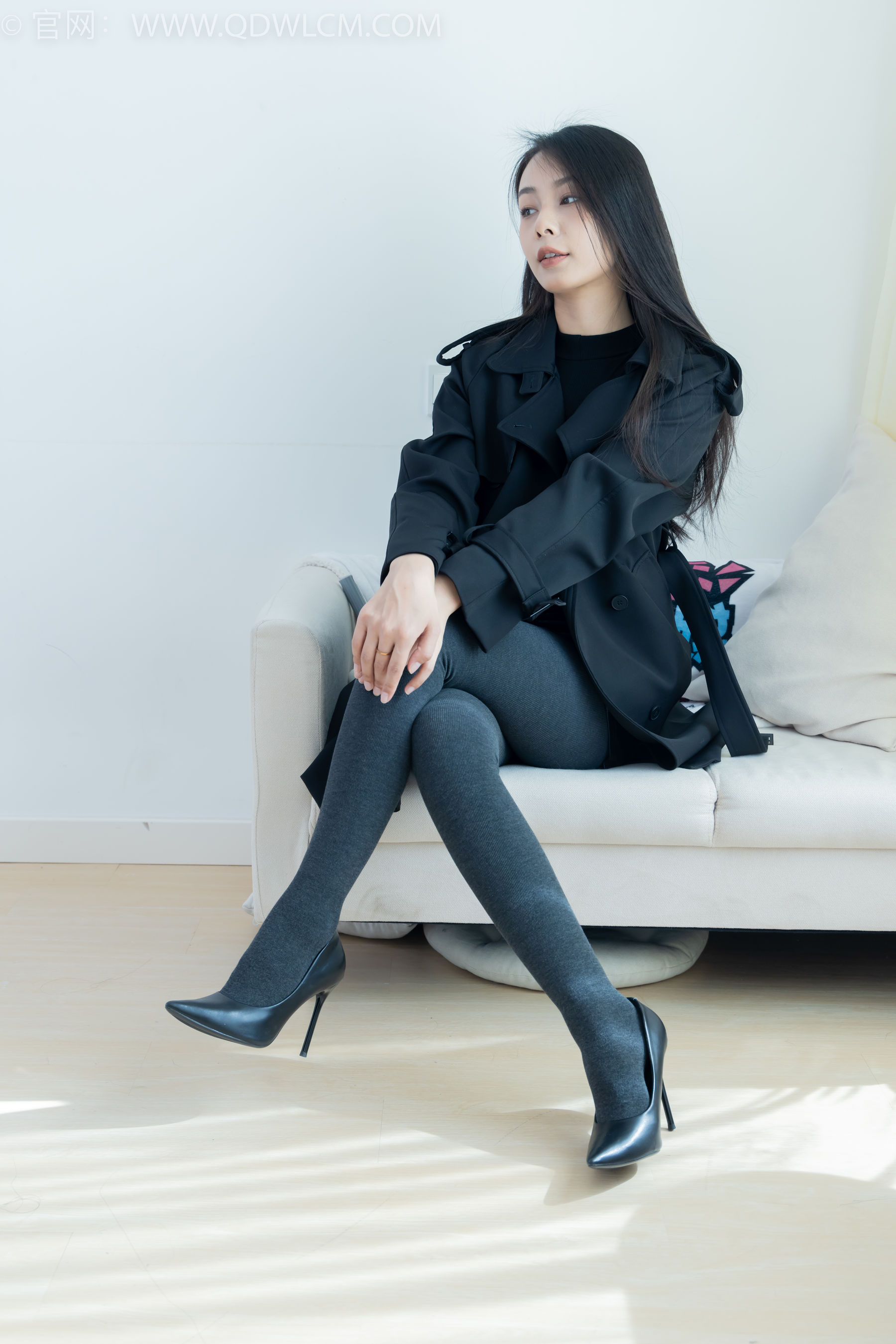 物恋传媒 No.2313 岚岚 - 高跟鞋、厚灰丝/(180P)