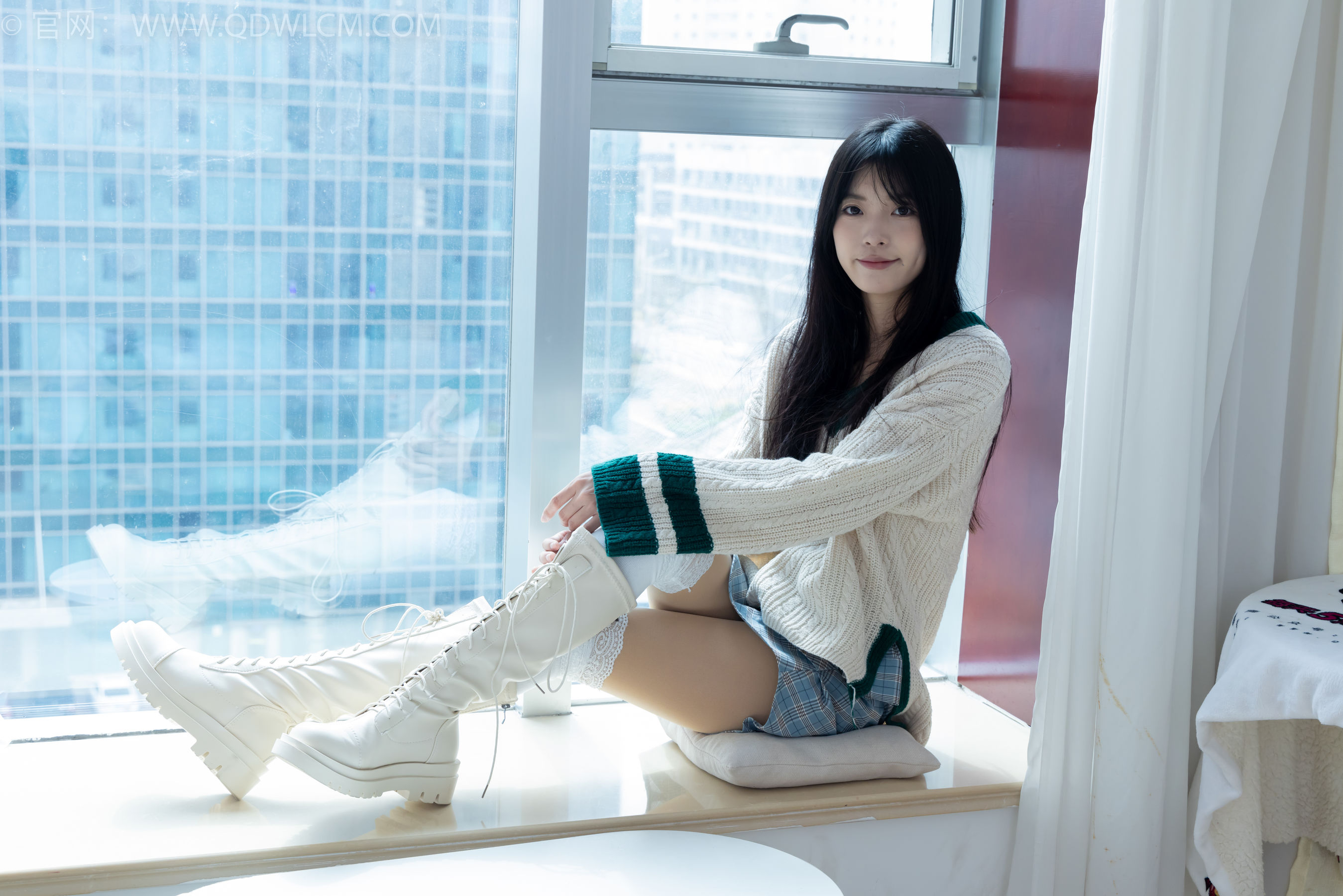 物恋传媒 No.2312 茯苓 - 长靴、过膝白棉袜、厚肉丝/(160P)