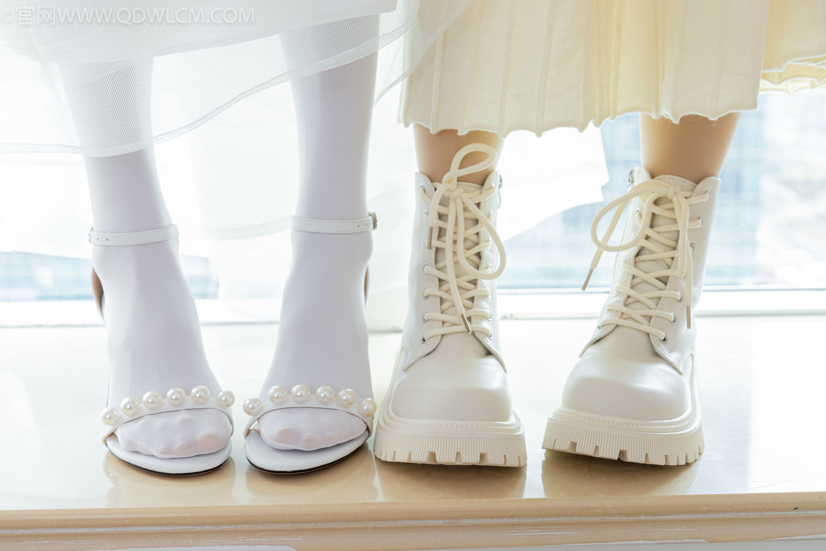 物恋传媒 No.2308 茯苓&欢欢 - 高跟鞋、马丁靴、厚白丝、厚肉丝、瑜伽动作、婚纱/(154P)