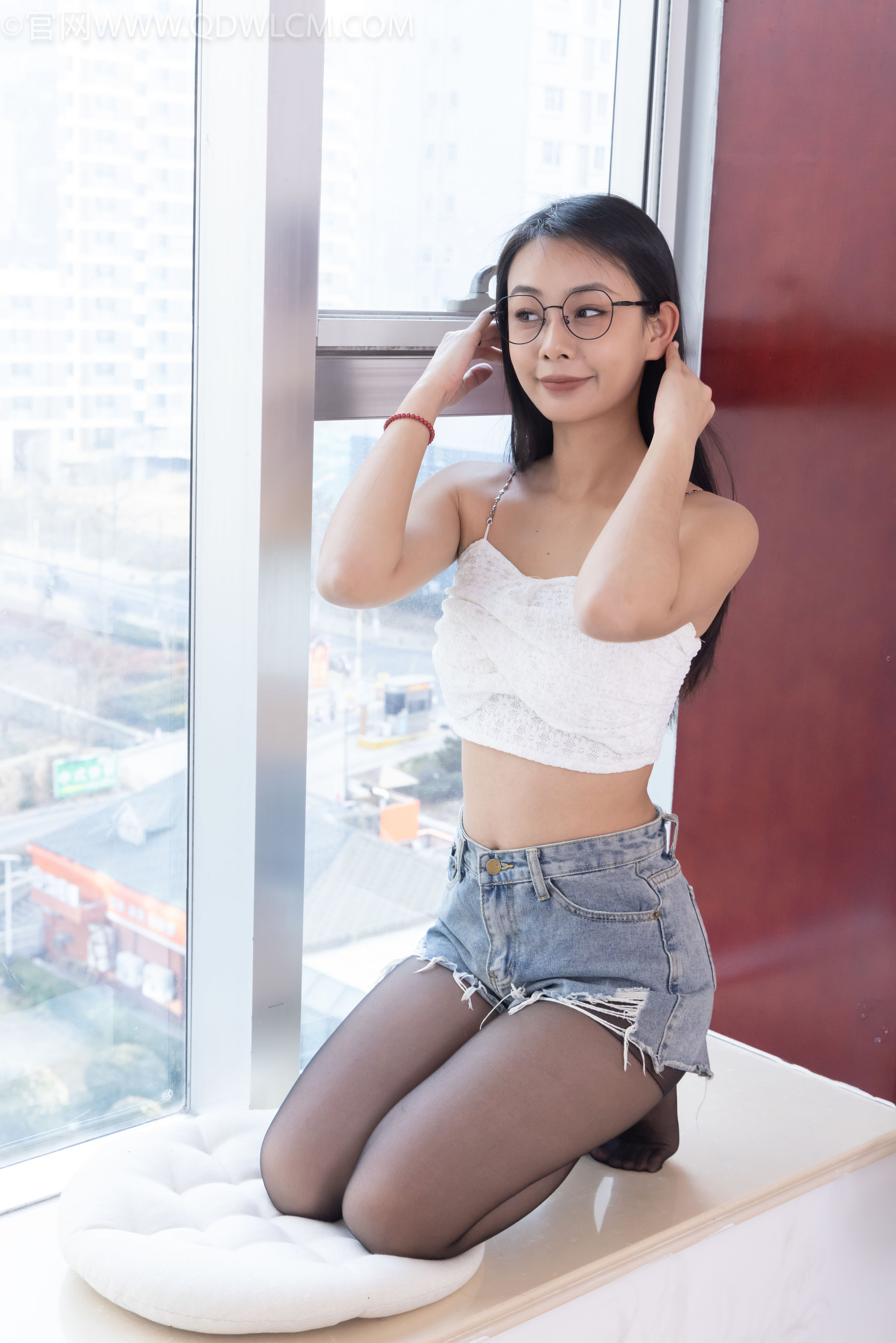 物恋传媒 No.2310 岚岚 - 两双高跟凉鞋、薄白丝、薄黑丝、裸足/(170P)