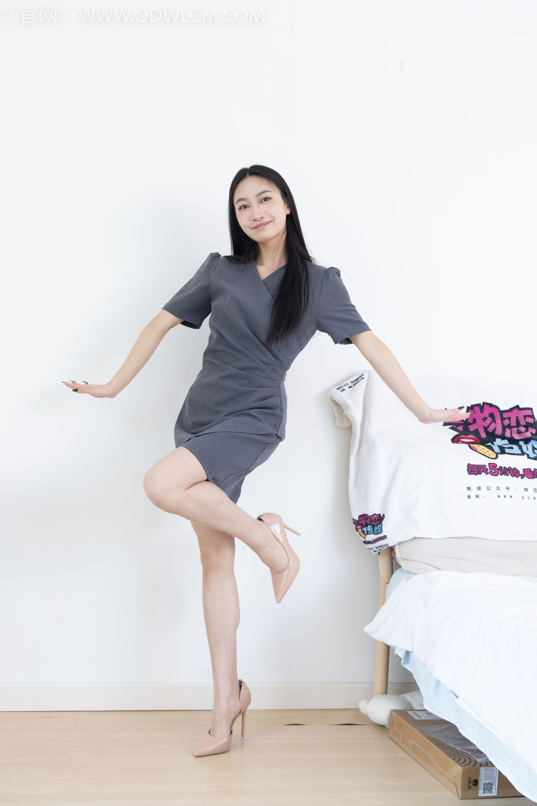 物恋传媒 No.2316 小影 - 三双高跟鞋、薄肉丝、裸足/(170P)