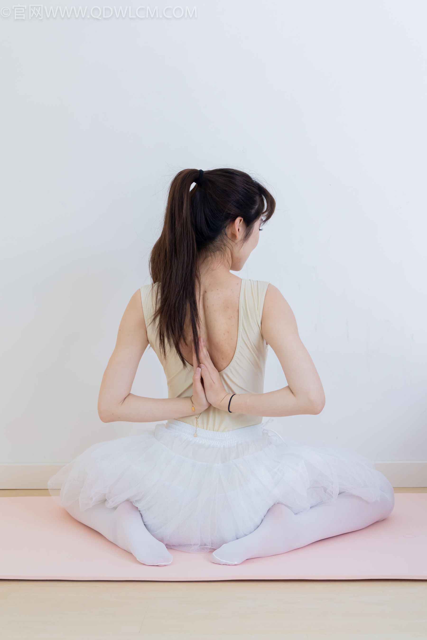 物恋传媒 No.2307 泡泡 - 芭蕾鞋、厚白丝、芭蕾动作、皮筋绑脚剧情/(166P)