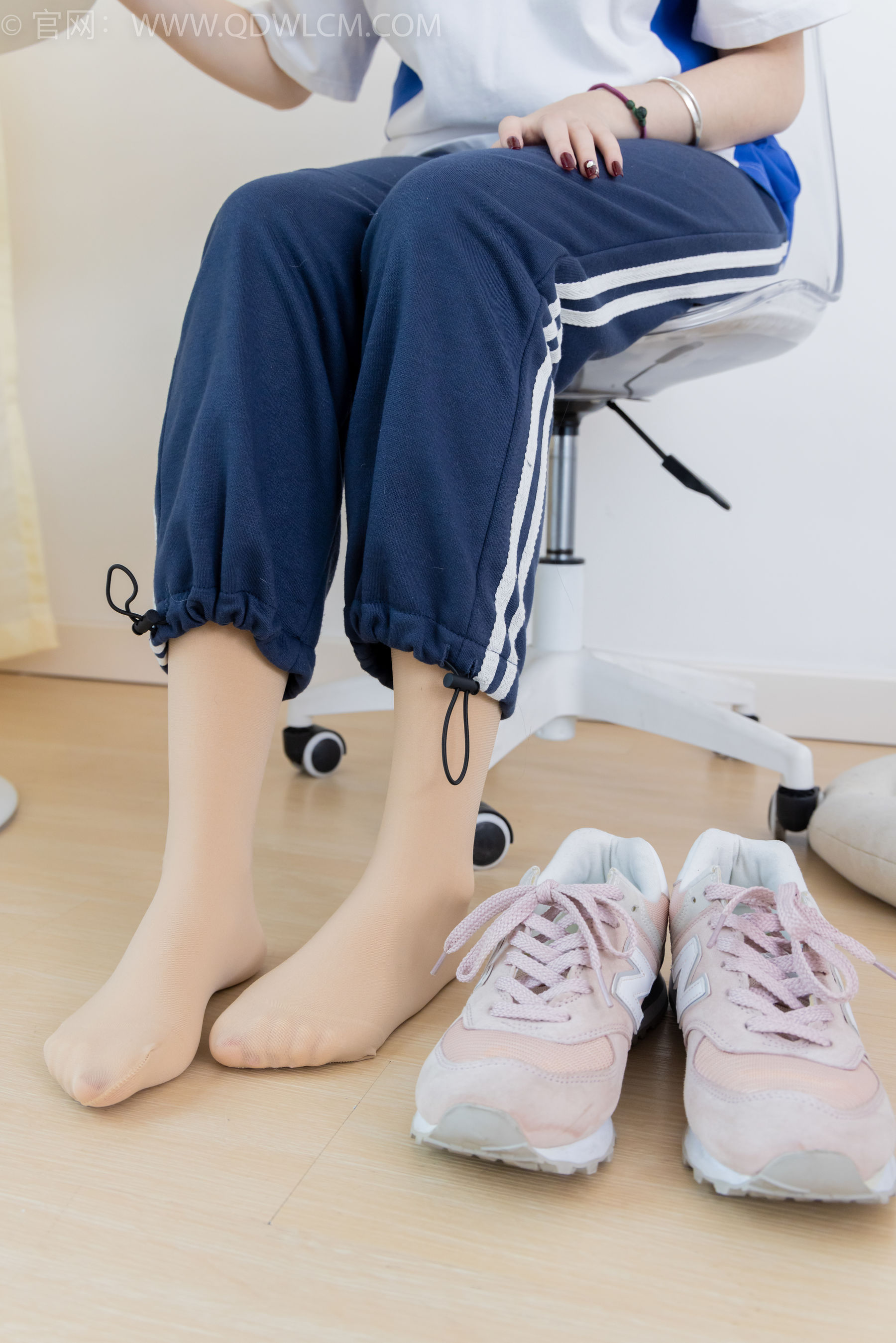 物恋传媒 No.2314 恬恬 - 运动鞋、厚肉丝、校服裤里丝/(160P)