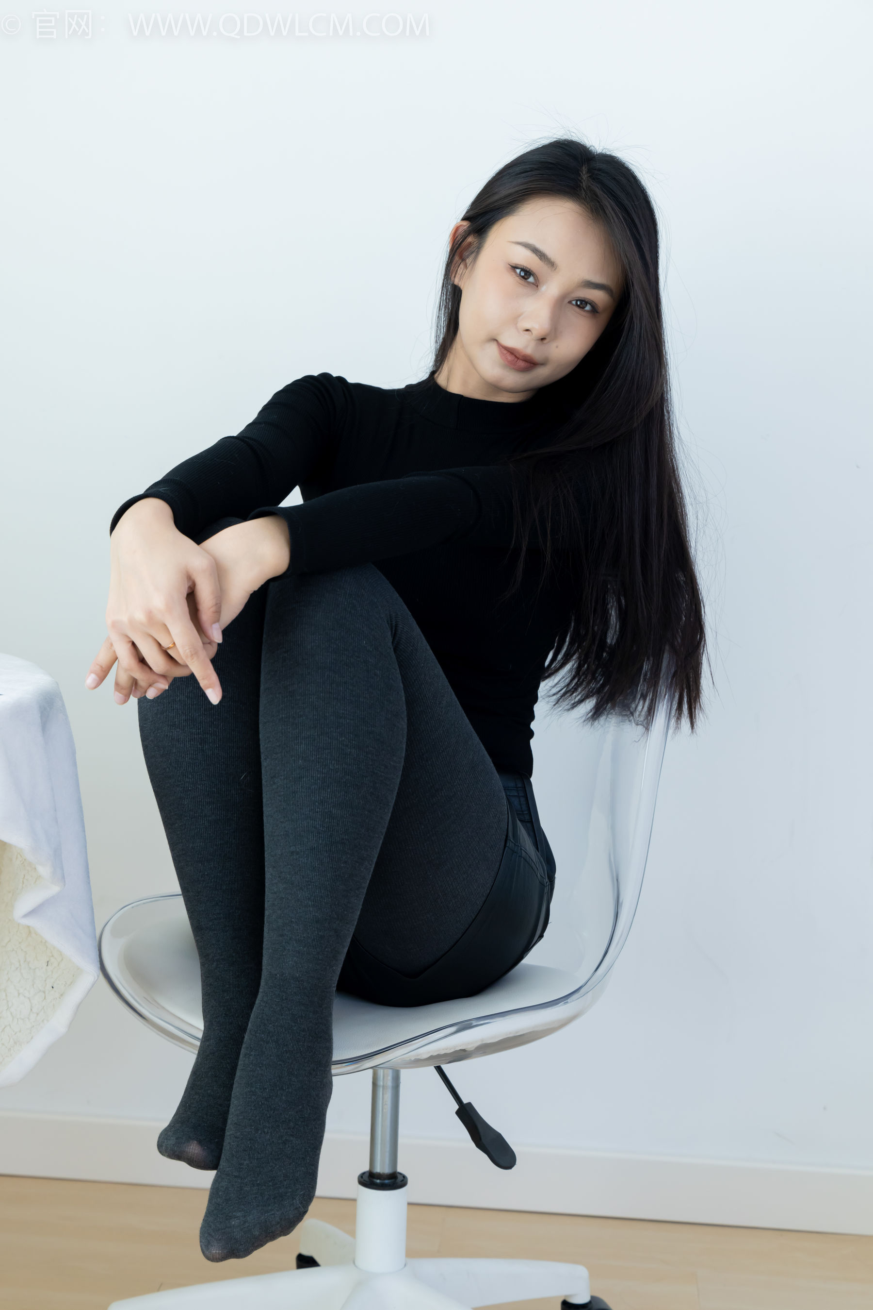 物恋传媒 No.2313 岚岚 - 高跟鞋、厚灰丝/(180P)