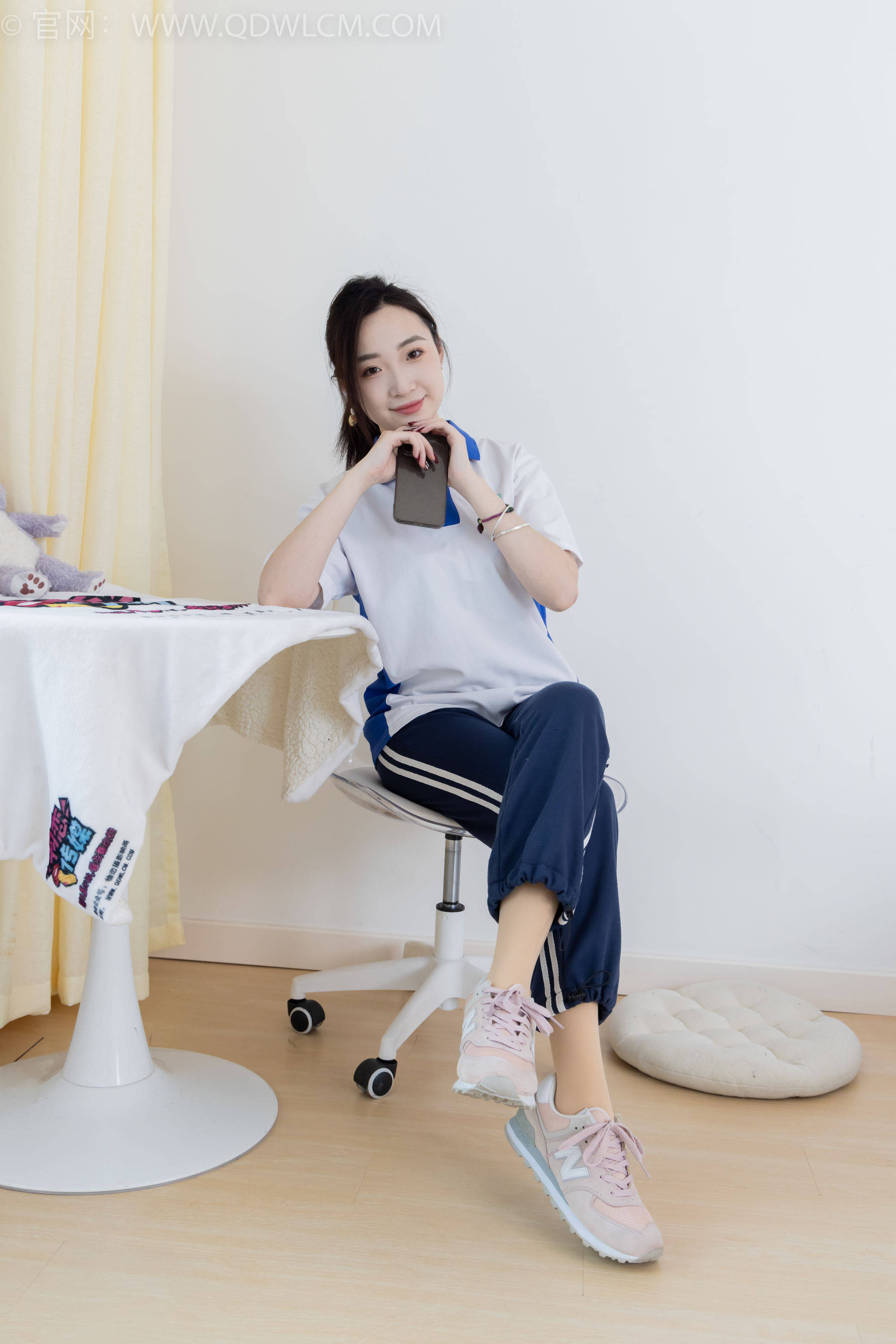 物恋传媒 No.2314 恬恬 - 运动鞋、厚肉丝、校服裤里丝/(160P)