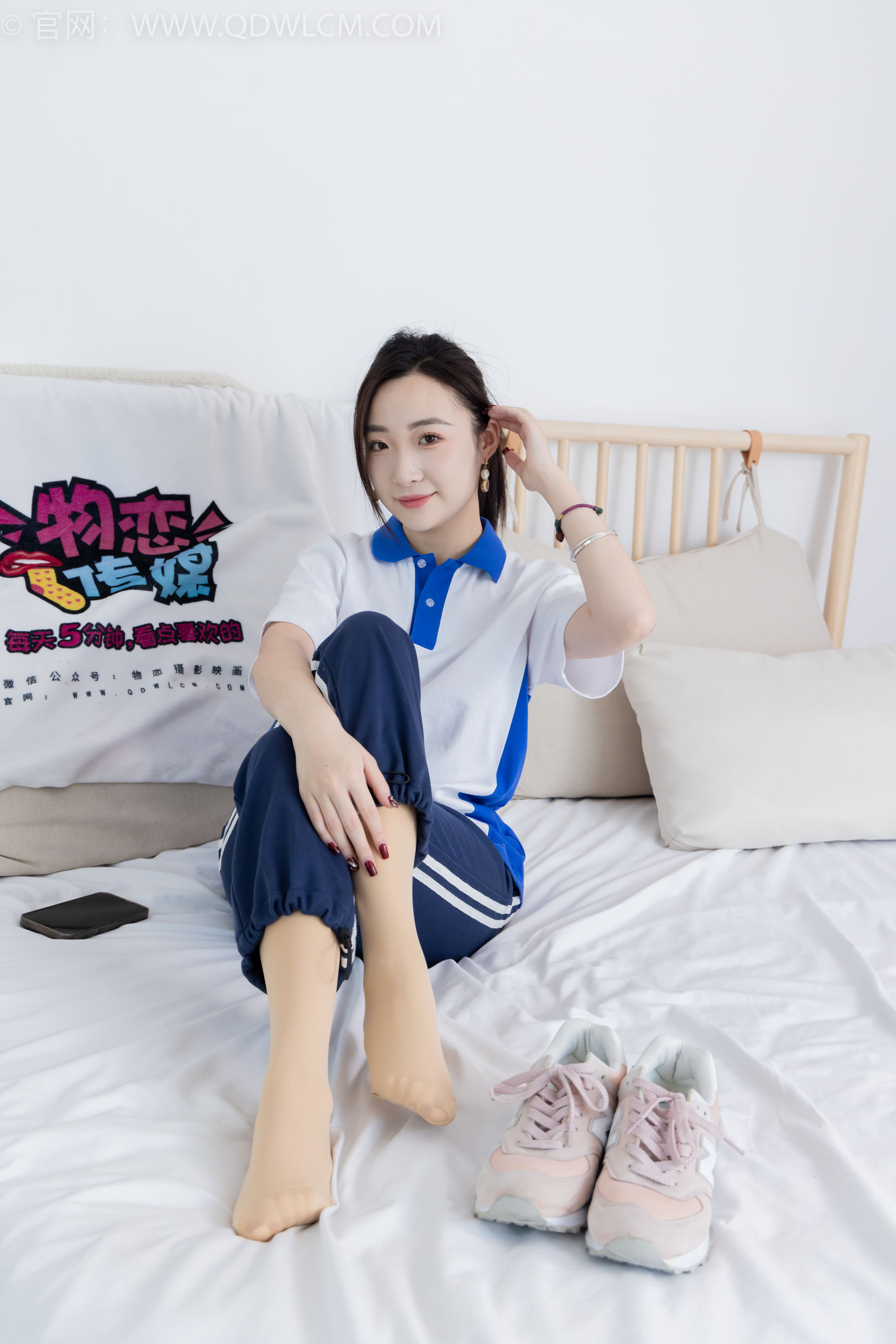 物恋传媒 No.2314 恬恬 - 运动鞋、厚肉丝、校服裤里丝/(160P)